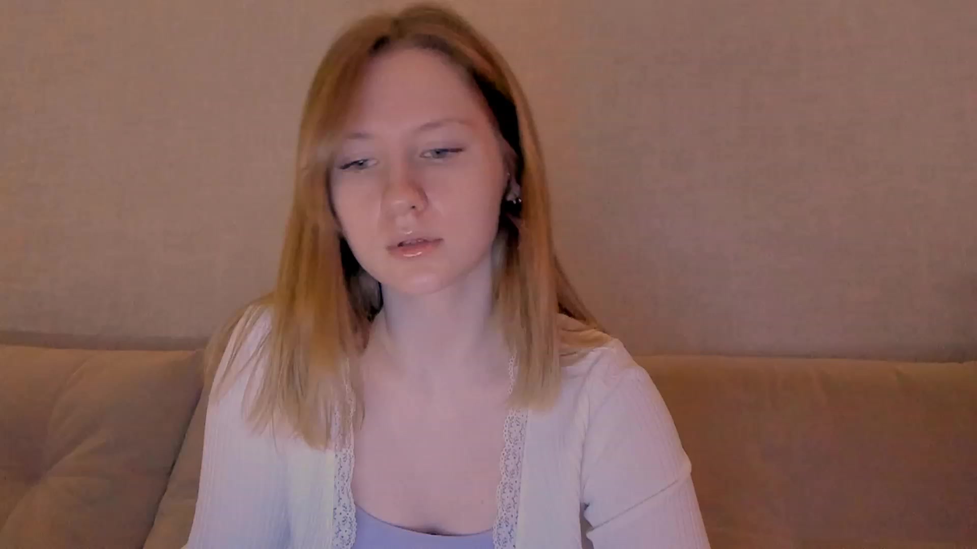 Gallery image thumbnail from cutegirlAlice's myfreecams stream on, 12/26/2022, 07:47 image 14 of 20