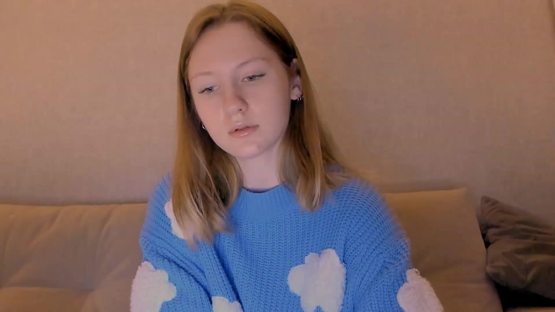 Gallery image thumbnail from cutegirlAlice's myfreecams stream on, 12/28/2022, 13:51 image 5 of 20