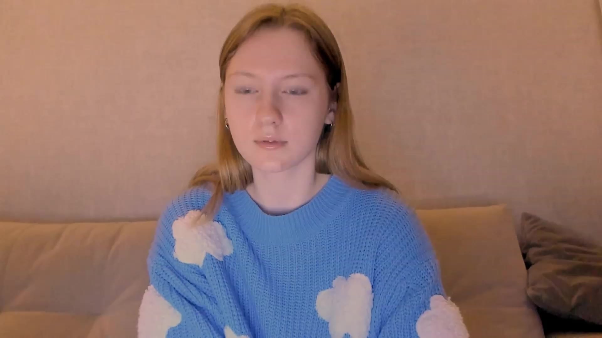 Gallery image thumbnail from cutegirlAlice's myfreecams stream on, 12/28/2022, 13:51 image 7 of 20