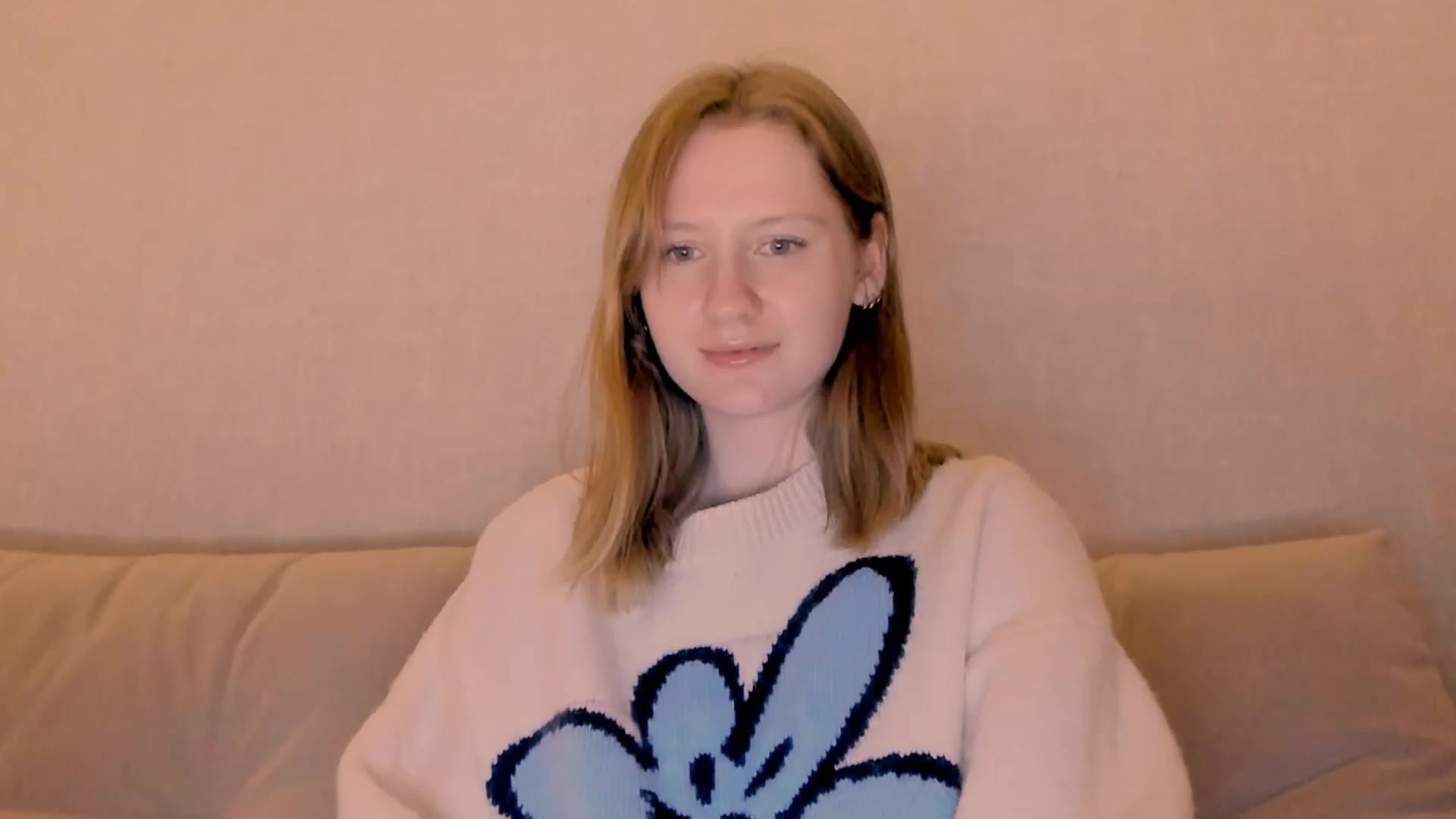 Gallery image thumbnail from cutegirlAlice's myfreecams stream on, 12/29/2022, 16:20 image 13 of 20