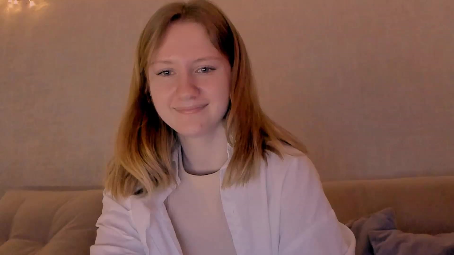 Gallery image thumbnail from cutegirlAlice's myfreecams stream on, 12/30/2022, 07:29 image 17 of 20