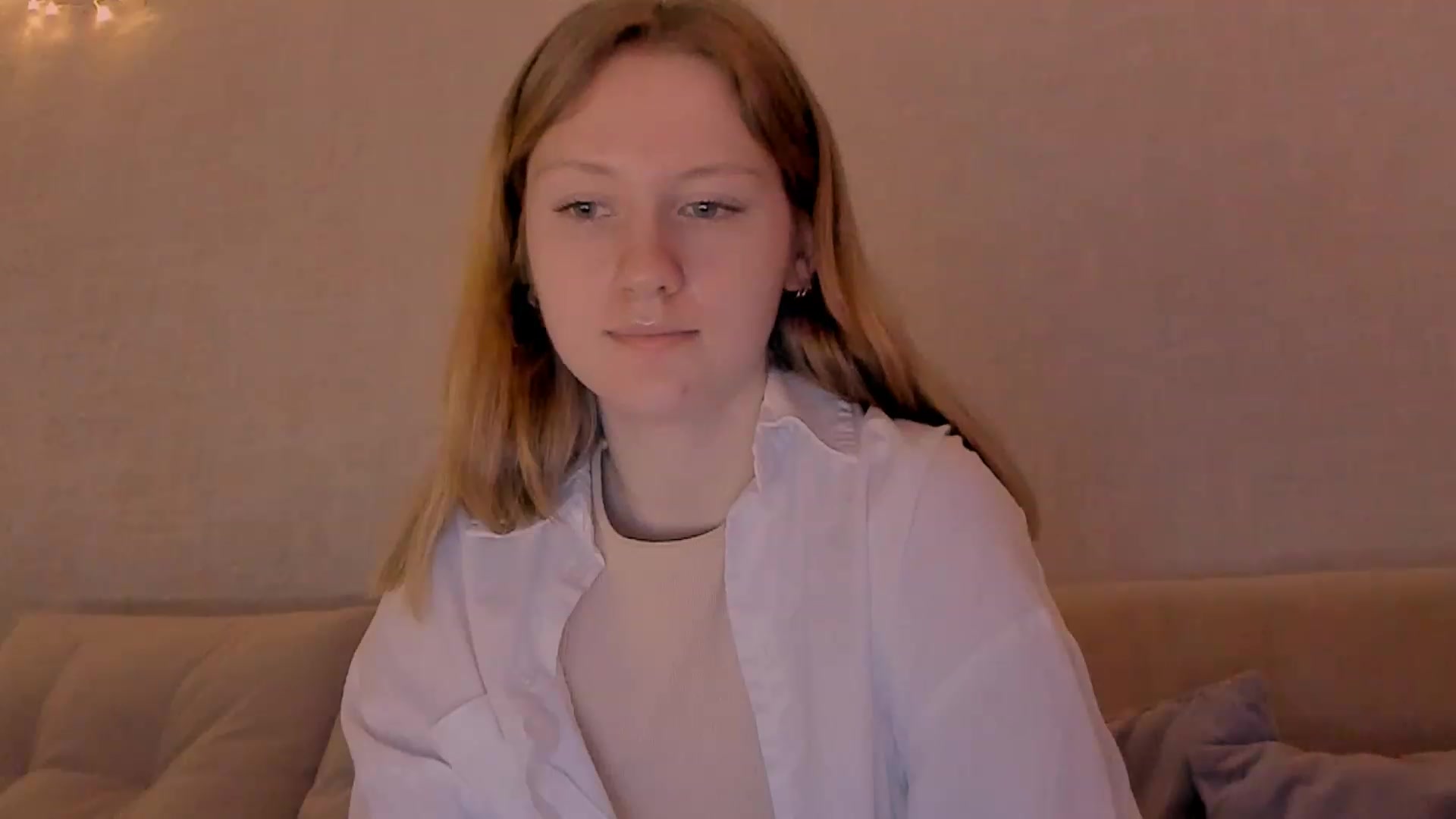 Gallery image thumbnail from cutegirlAlice's myfreecams stream on, 12/30/2022, 07:29 image 4 of 20