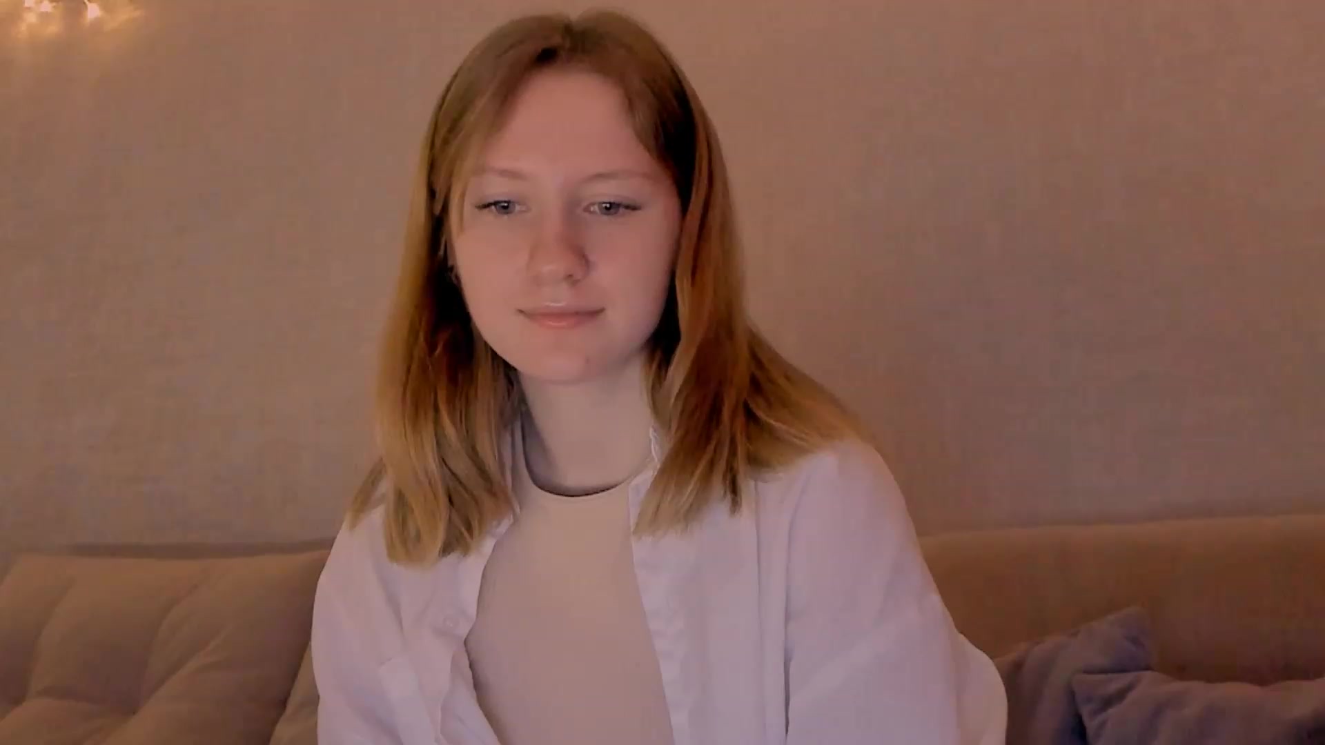 Gallery image thumbnail from cutegirlAlice's myfreecams stream on, 12/30/2022, 07:29 image 18 of 20