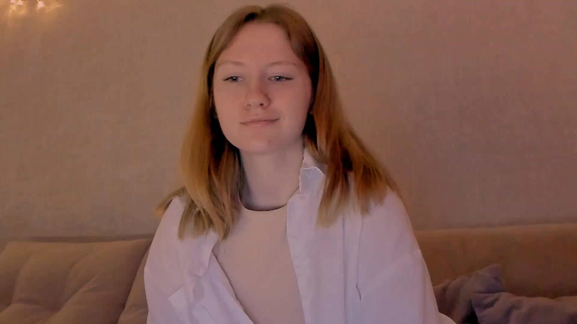 Gallery image thumbnail from cutegirlAlice's myfreecams stream on, 12/30/2022, 07:29 image 11 of 20