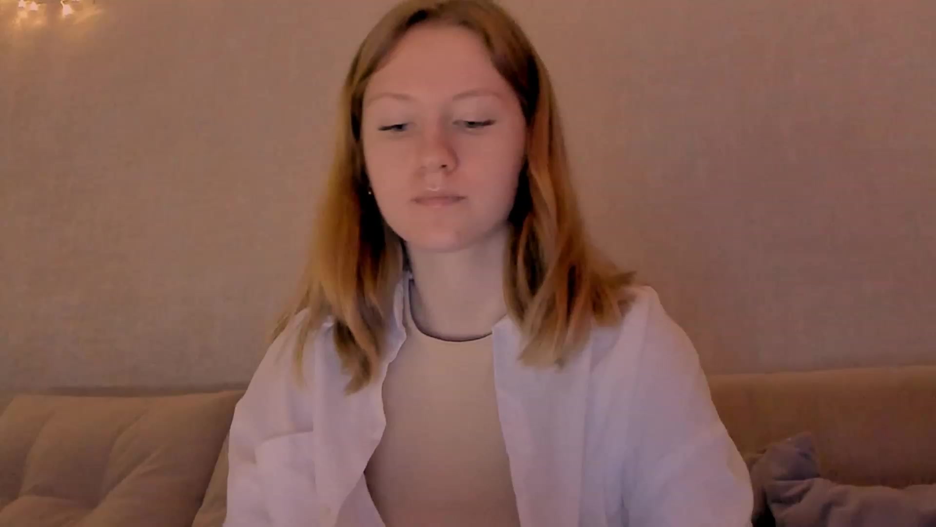 Gallery image thumbnail from cutegirlAlice's myfreecams stream on, 12/30/2022, 07:29 image 1 of 20