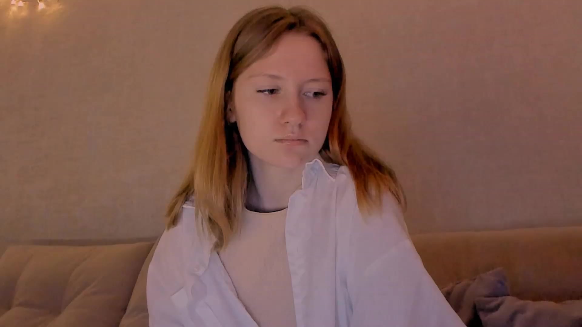 Gallery image thumbnail from cutegirlAlice's myfreecams stream on, 12/30/2022, 07:29 image 8 of 20