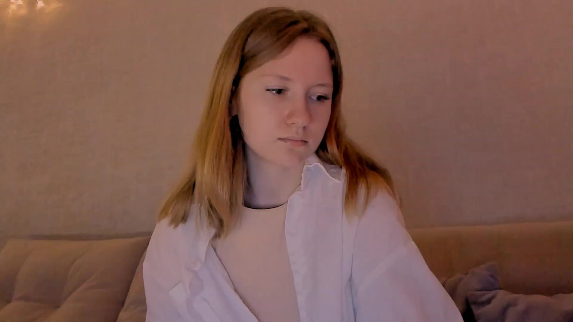 Gallery image thumbnail from cutegirlAlice's myfreecams stream on, 12/30/2022, 07:29 image 9 of 20