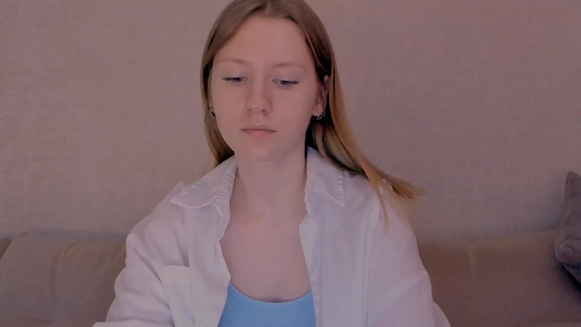 Gallery image thumbnail from cutegirlAlice's myfreecams stream on, 12/31/2022, 06:47 image 3 of 20