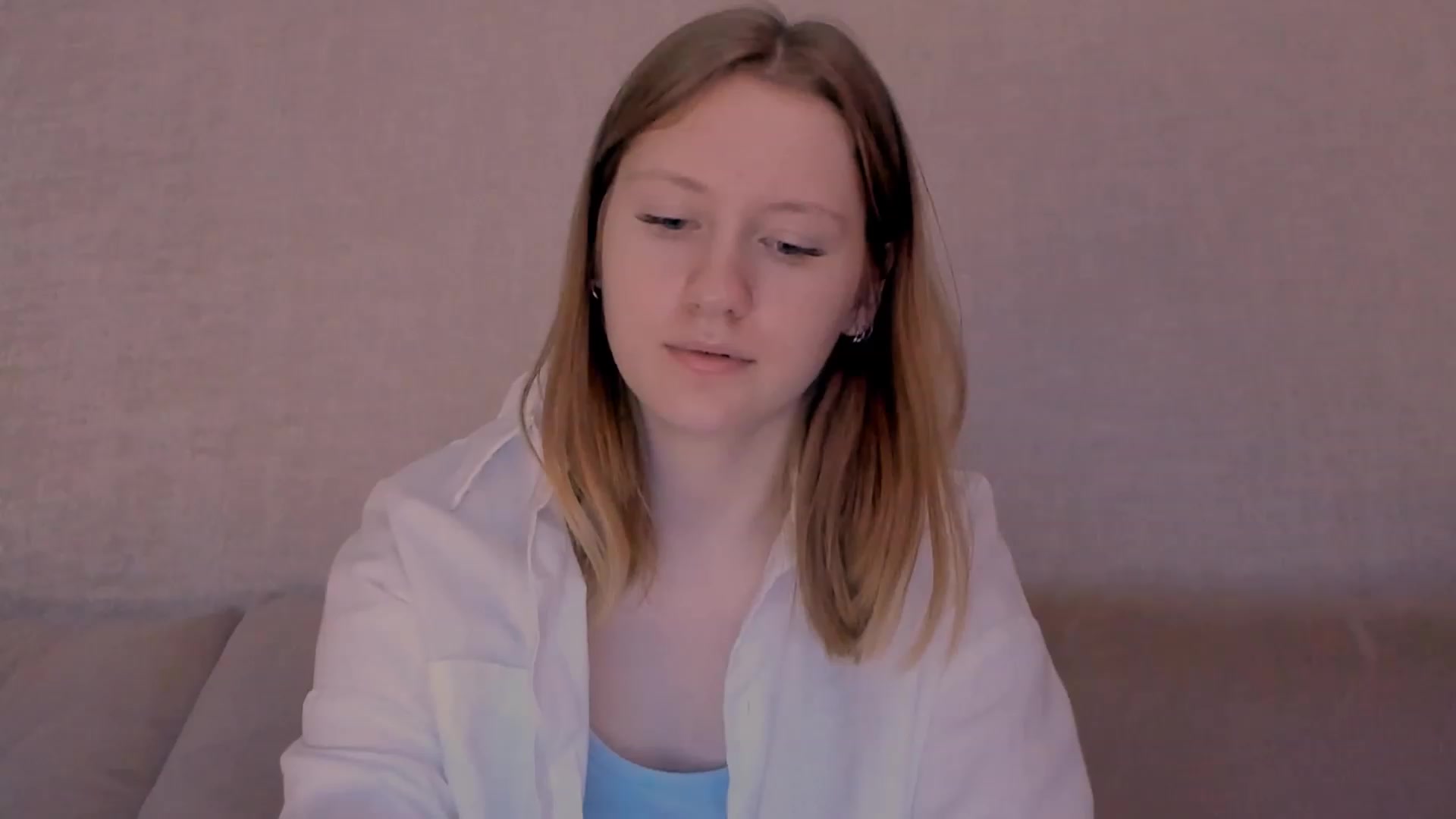 Gallery image thumbnail from cutegirlAlice's myfreecams stream on, 12/31/2022, 06:47 image 12 of 20