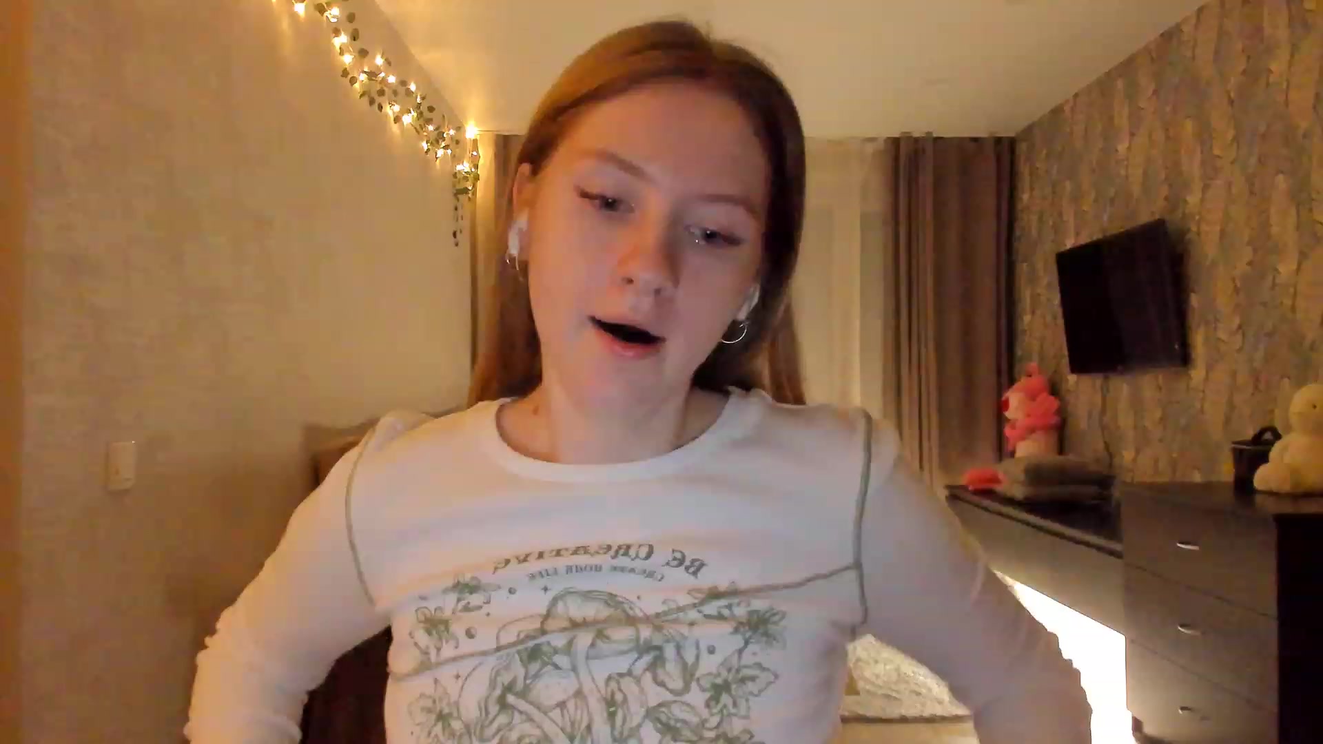 Gallery image thumbnail from cutegirlAlice's myfreecams stream on, 02/03/2023, 15:34 image 4 of 20