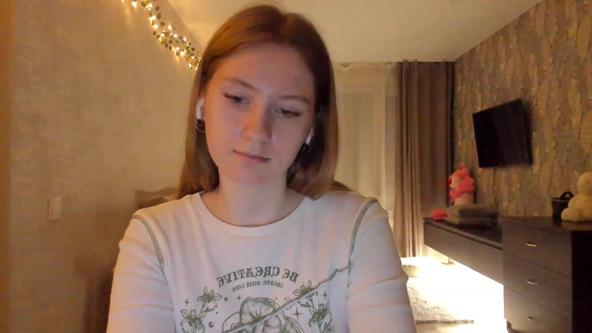 Gallery image thumbnail from cutegirlAlice's myfreecams stream on, 02/03/2023, 15:34 image 14 of 20
