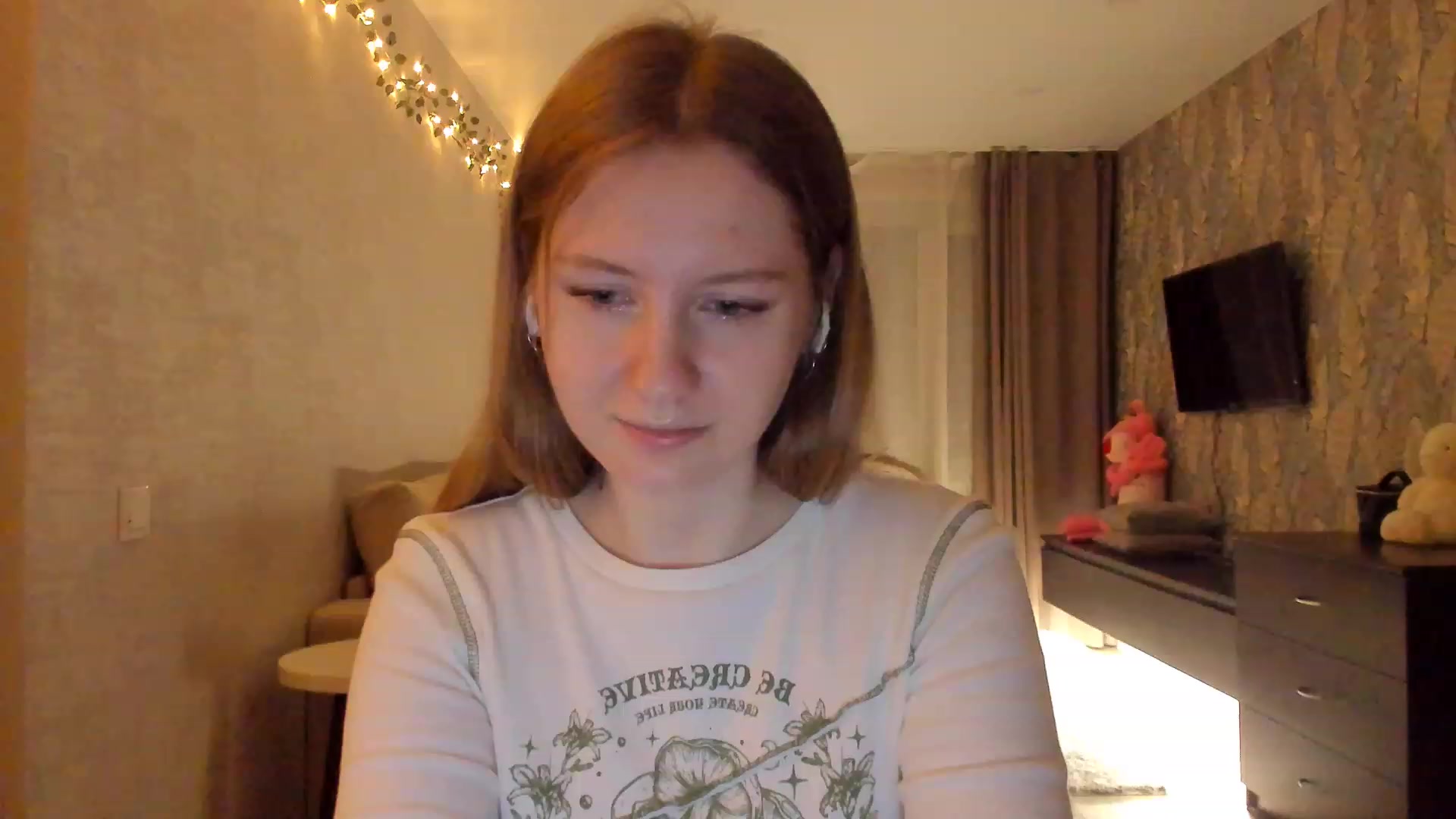 Gallery image thumbnail from cutegirlAlice's myfreecams stream on, 02/03/2023, 15:34 image 9 of 20