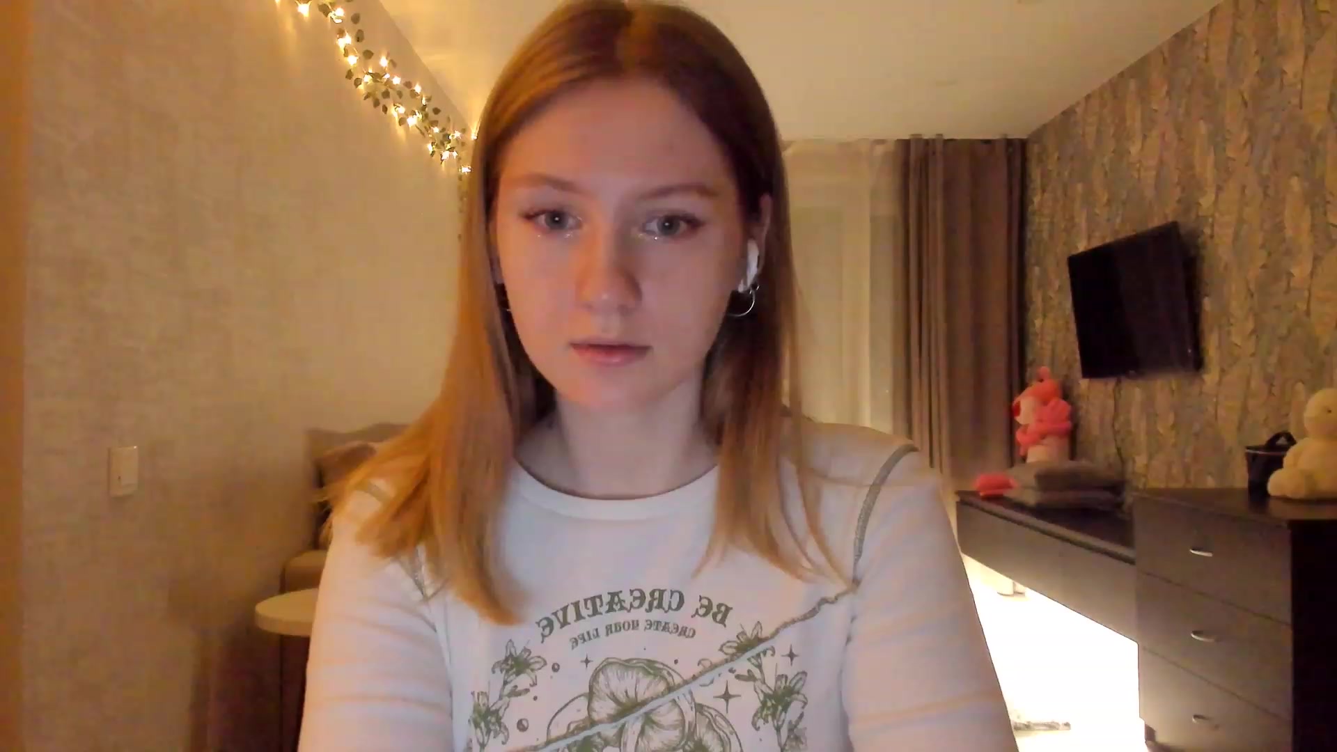 Gallery image thumbnail from cutegirlAlice's myfreecams stream on, 02/03/2023, 15:34 image 1 of 20