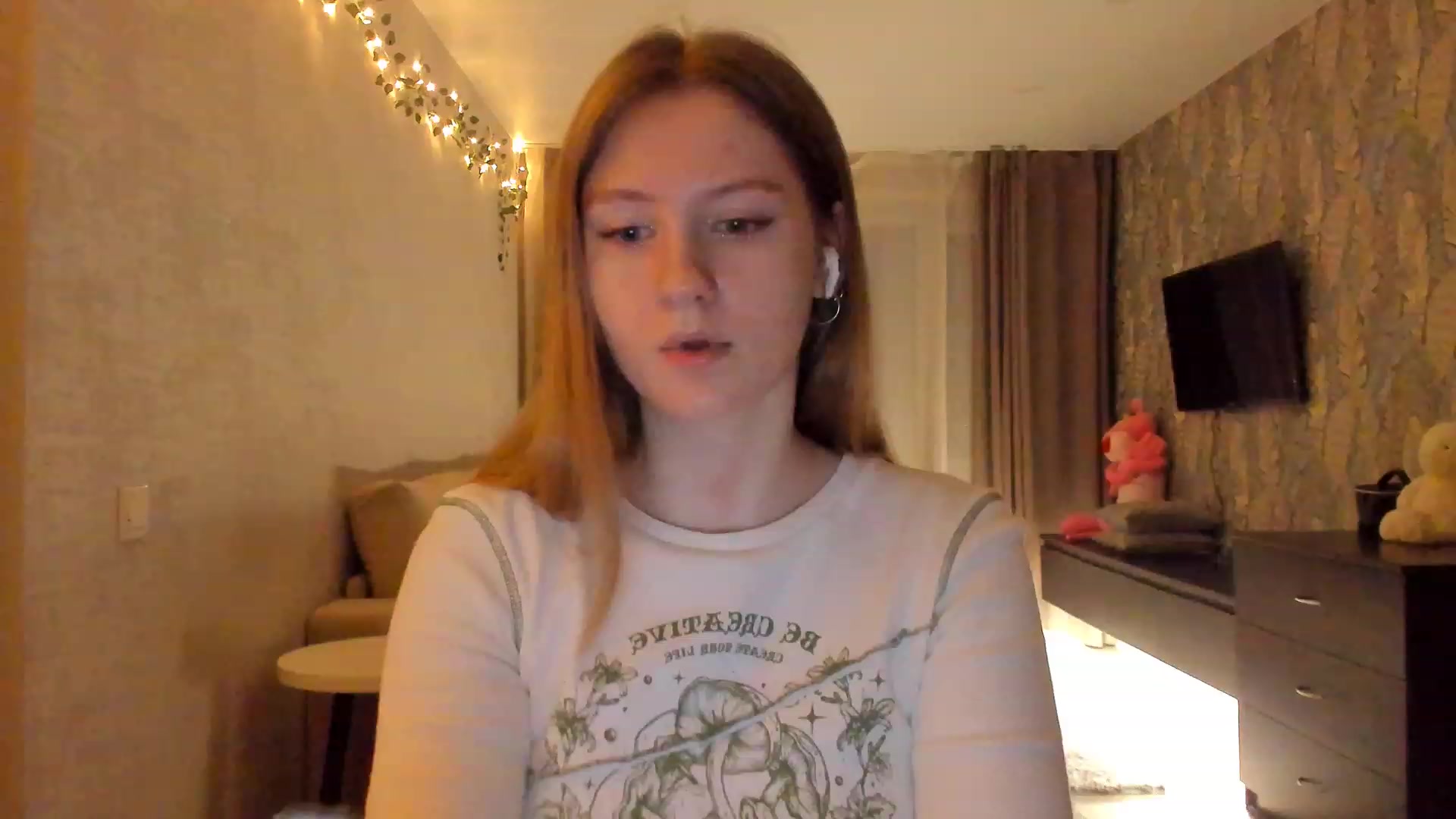 Gallery image thumbnail from cutegirlAlice's myfreecams stream on, 02/03/2023, 15:34 image 6 of 20