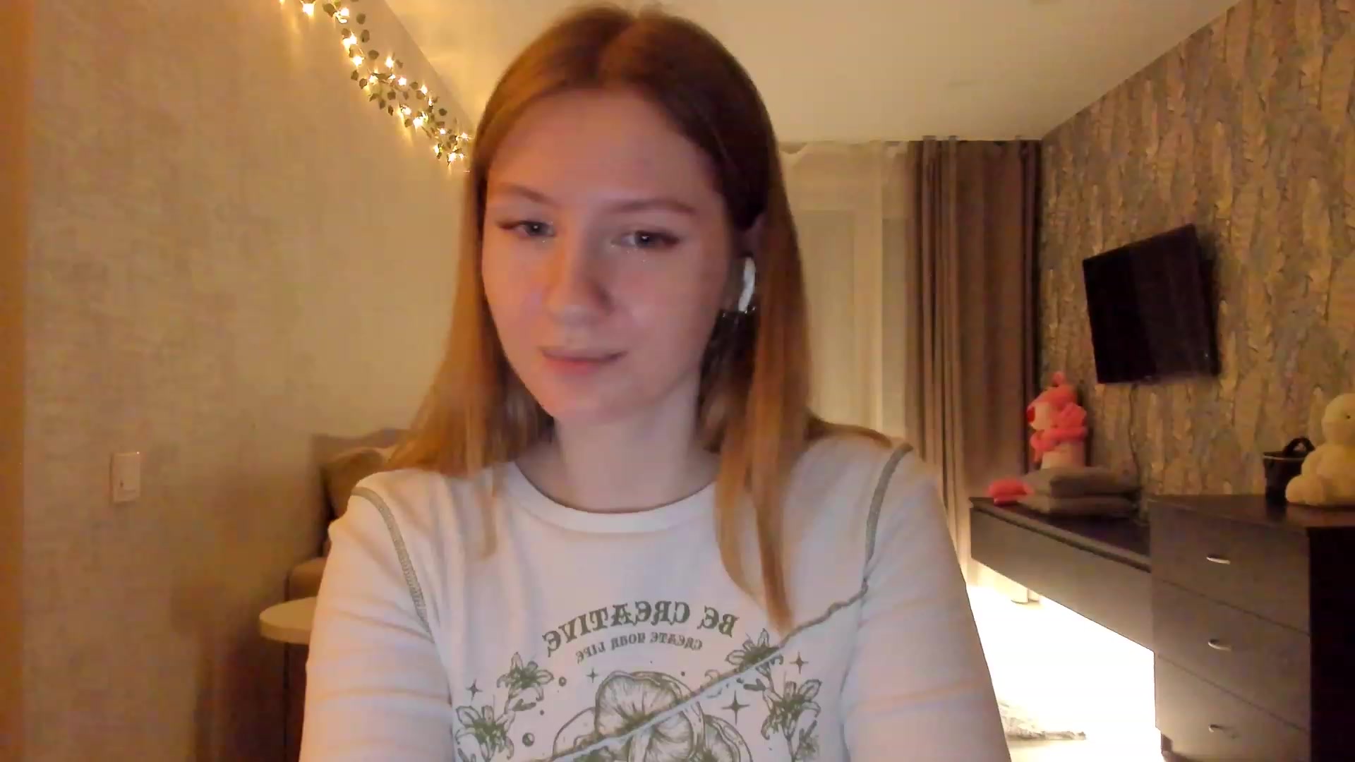 Gallery image thumbnail from cutegirlAlice's myfreecams stream on, 02/03/2023, 15:34 image 11 of 20