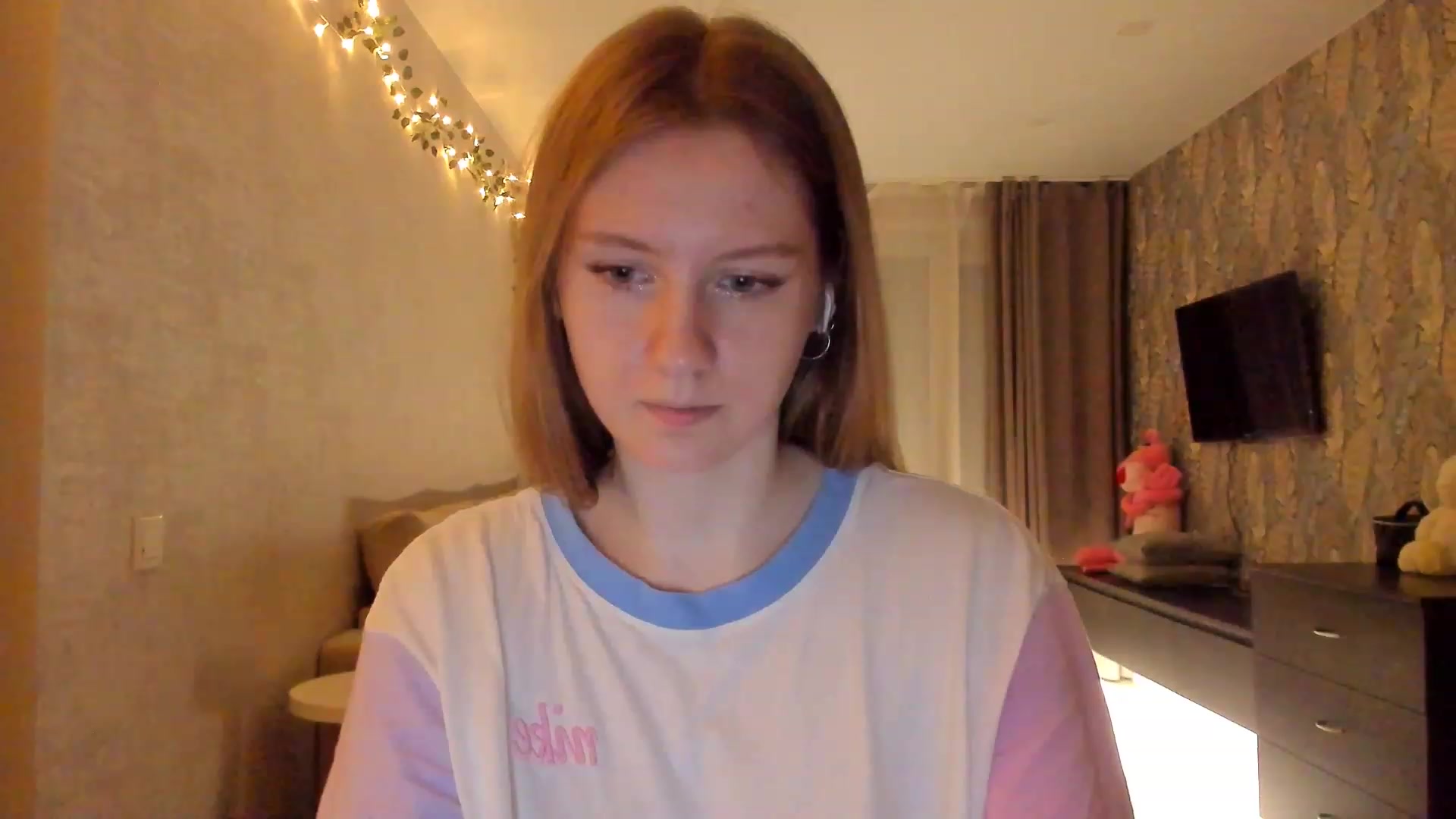Gallery image thumbnail from cutegirlAlice's myfreecams stream on, 02/03/2023, 16:01 image 3 of 20
