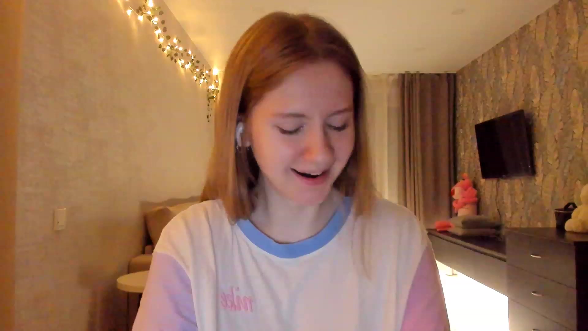 Gallery image thumbnail from cutegirlAlice's myfreecams stream on, 02/03/2023, 16:01 image 9 of 20