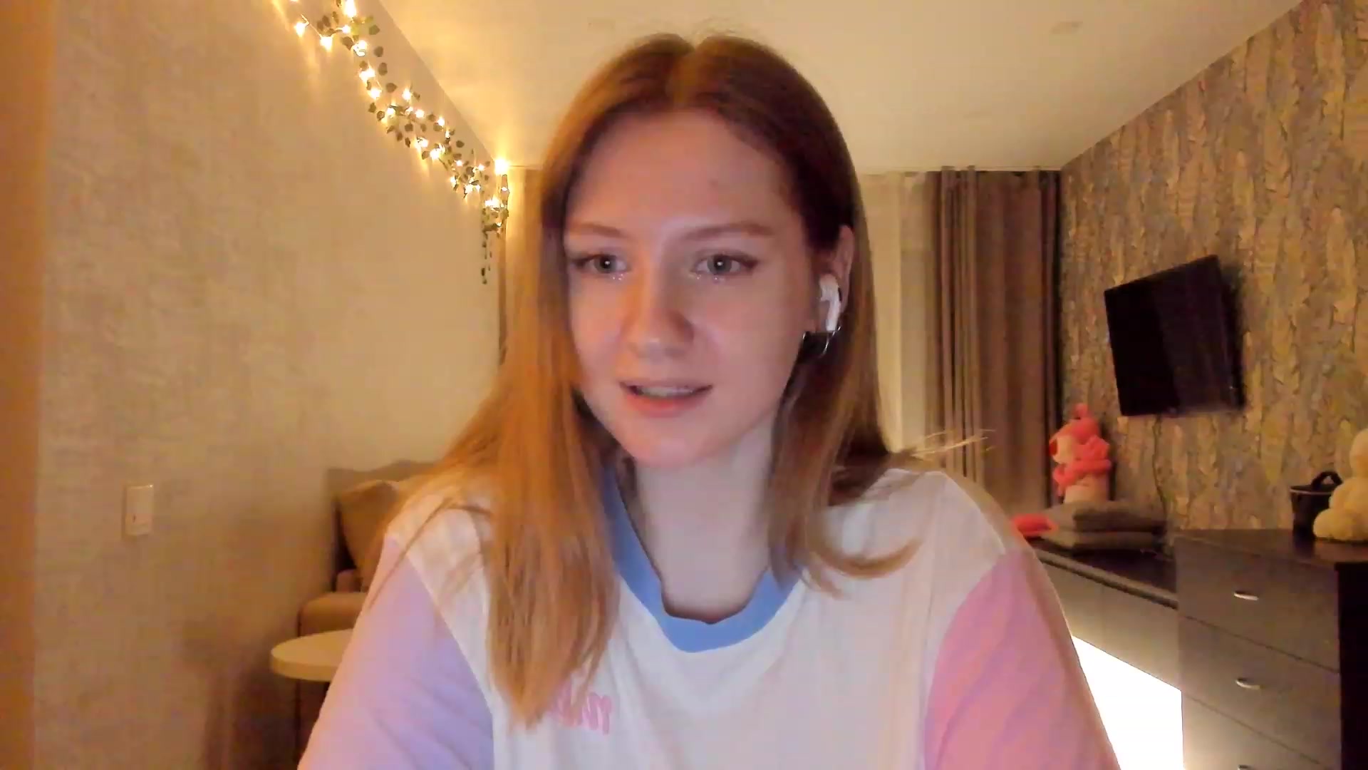 Gallery image thumbnail from cutegirlAlice's myfreecams stream on, 02/03/2023, 16:01 image 20 of 20