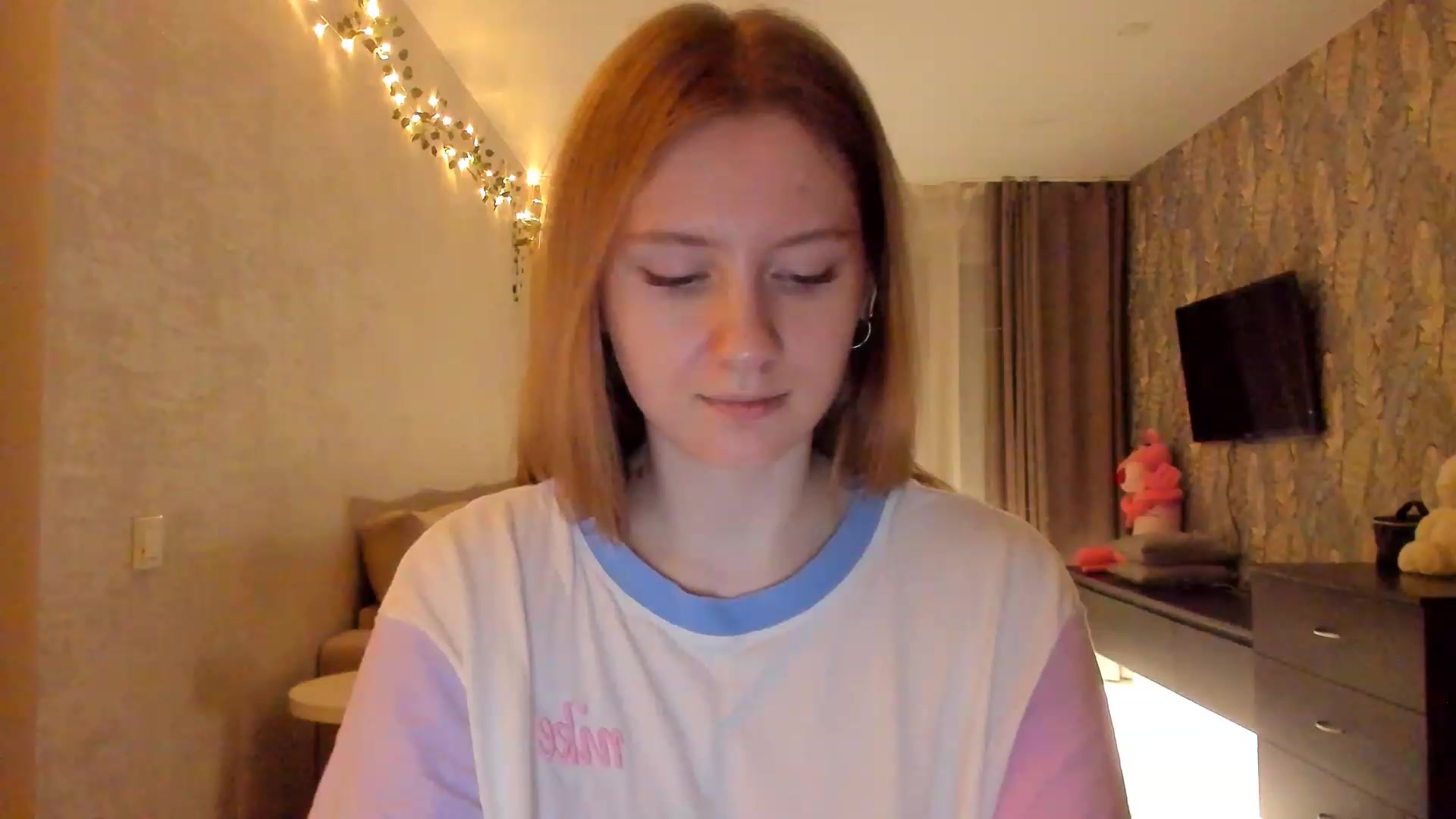 Gallery image thumbnail from cutegirlAlice's myfreecams stream on, 02/03/2023, 16:01 image 7 of 20