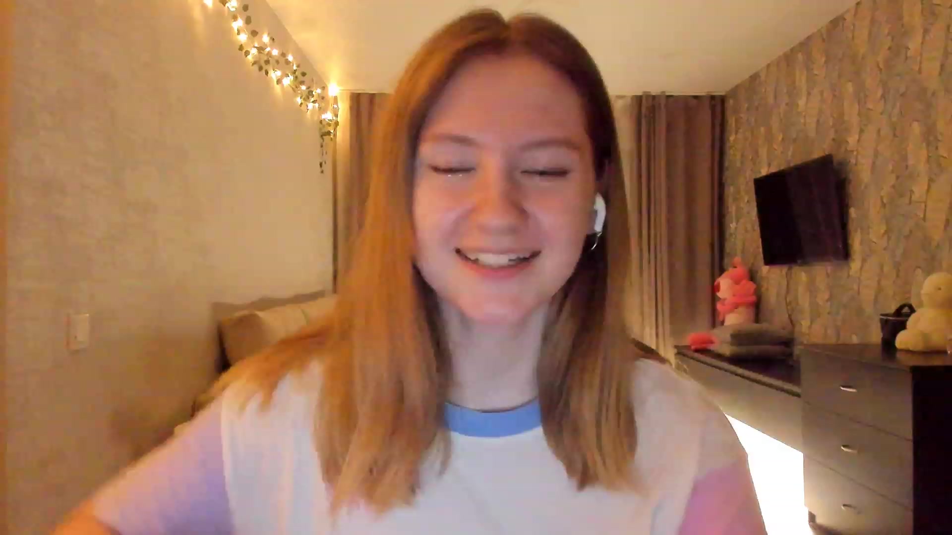 Gallery image thumbnail from cutegirlAlice's myfreecams stream on, 02/03/2023, 16:27 image 14 of 20