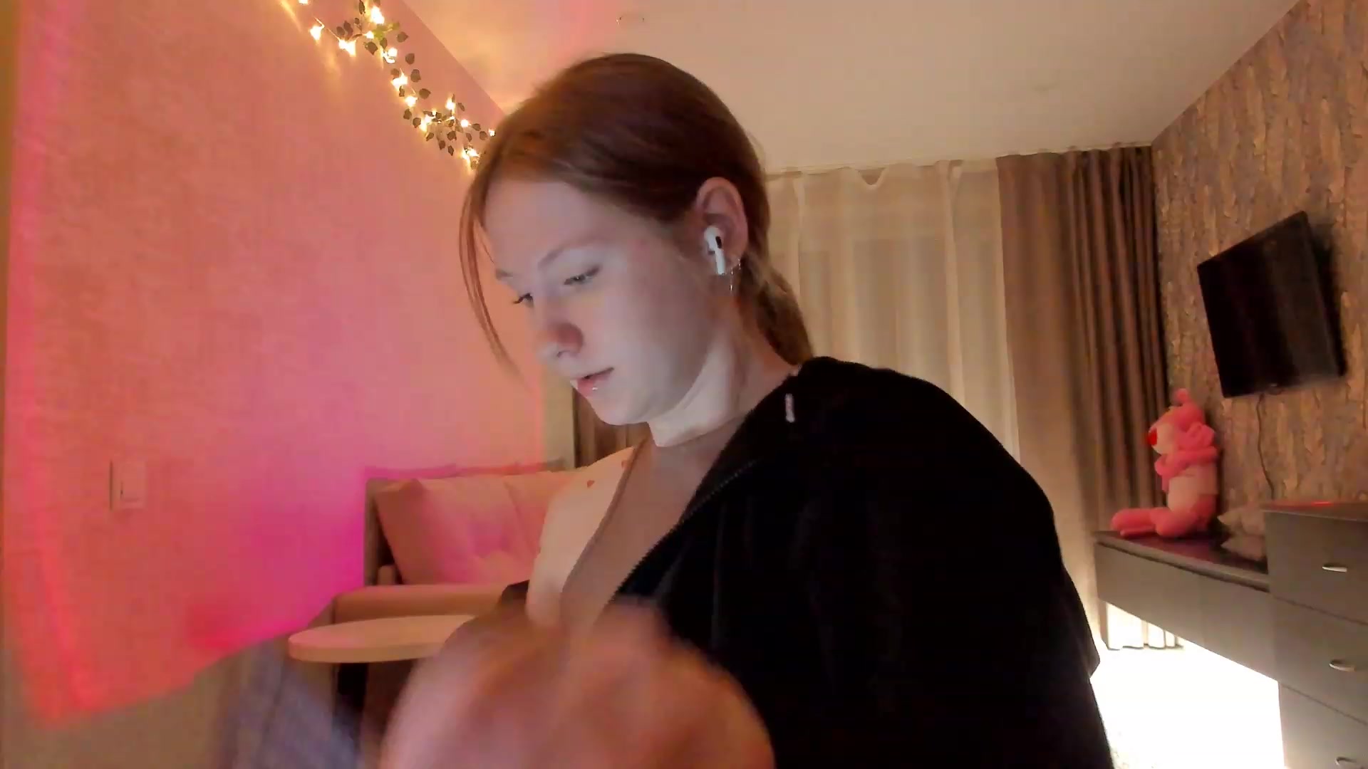 Gallery image thumbnail from cutegirlAlice's myfreecams stream on, 02/06/2023, 17:23 image 16 of 20