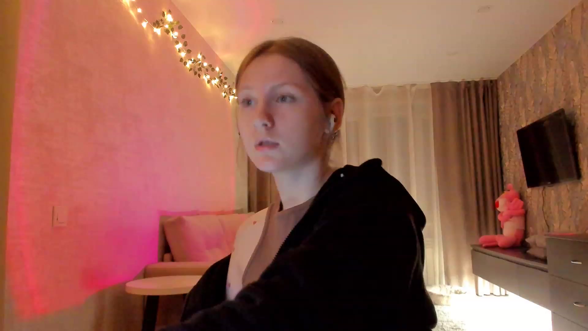 Gallery image thumbnail from cutegirlAlice's myfreecams stream on, 02/06/2023, 17:23 image 18 of 20