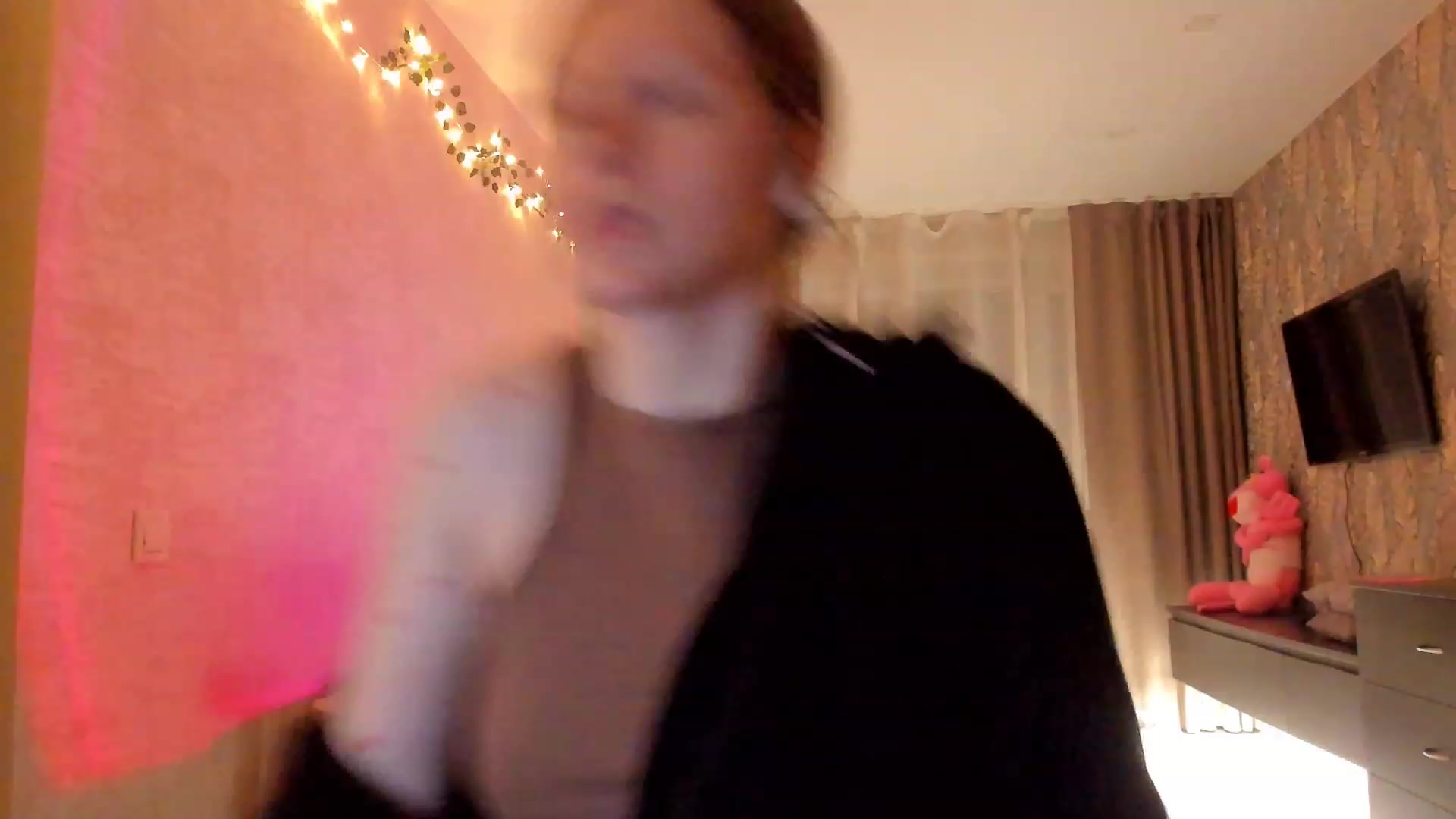 Gallery image thumbnail from cutegirlAlice's myfreecams stream on, 02/06/2023, 17:53 image 3 of 20