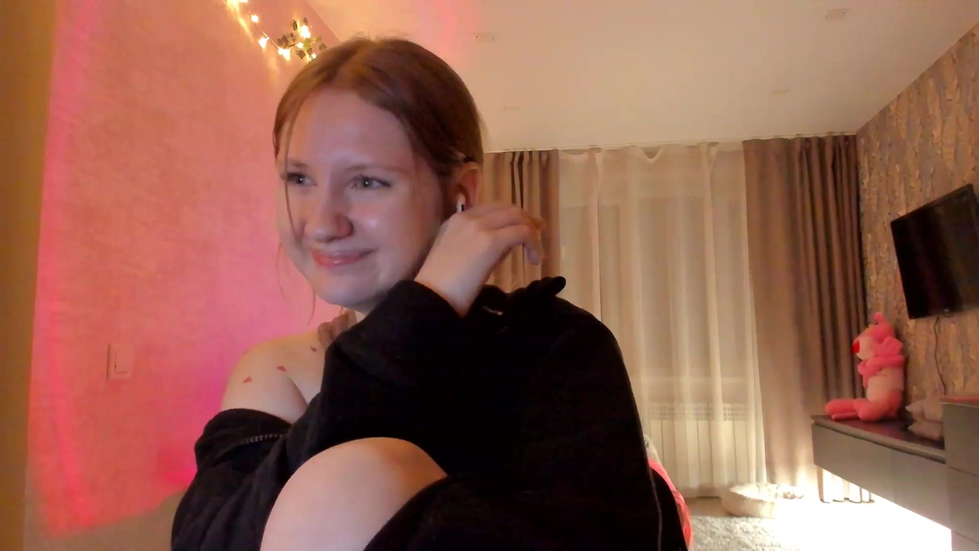 Gallery image thumbnail from cutegirlAlice's myfreecams stream on, 02/06/2023, 17:53 image 13 of 20