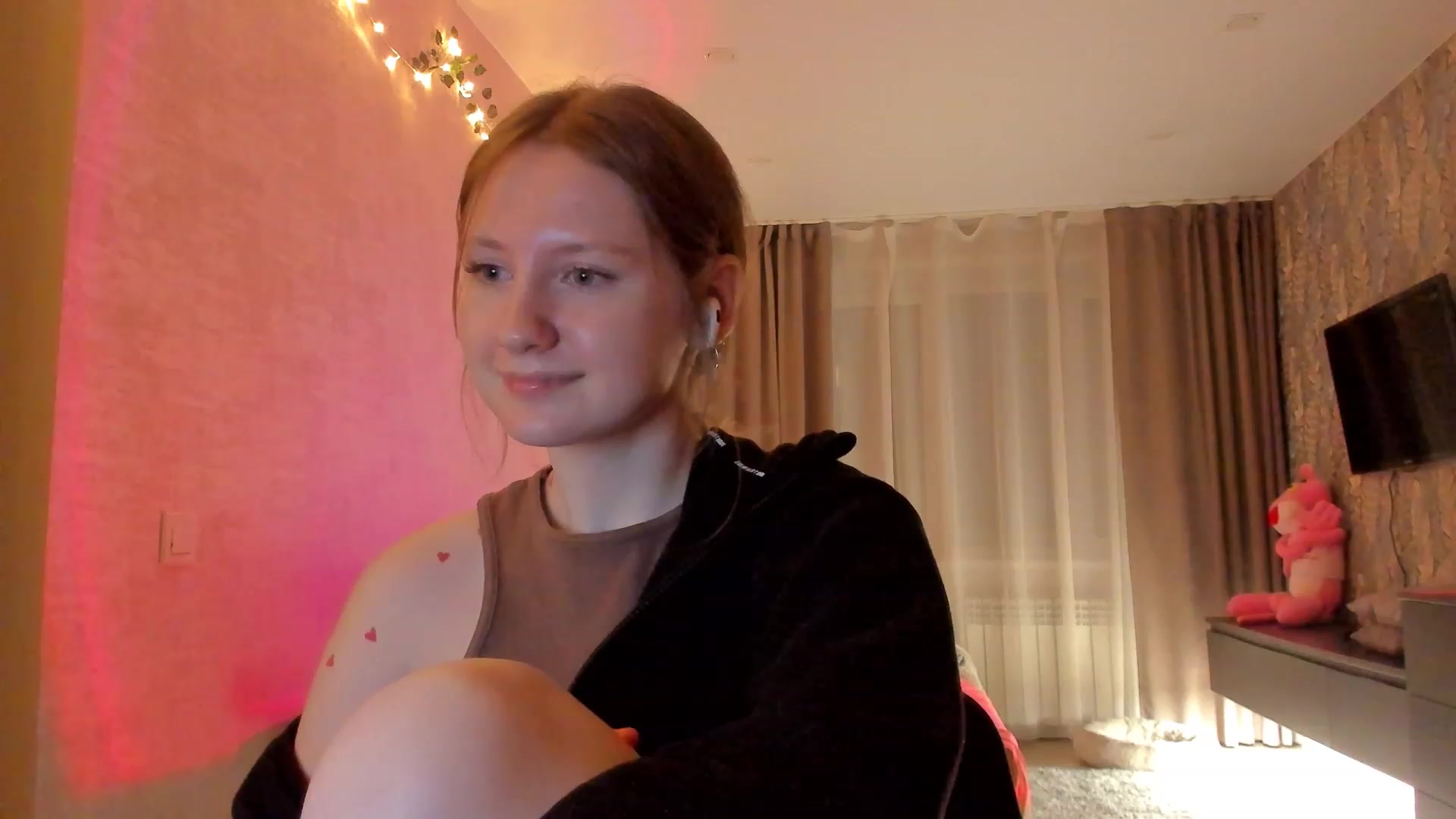 Gallery image thumbnail from cutegirlAlice's myfreecams stream on, 02/06/2023, 17:53 image 14 of 20