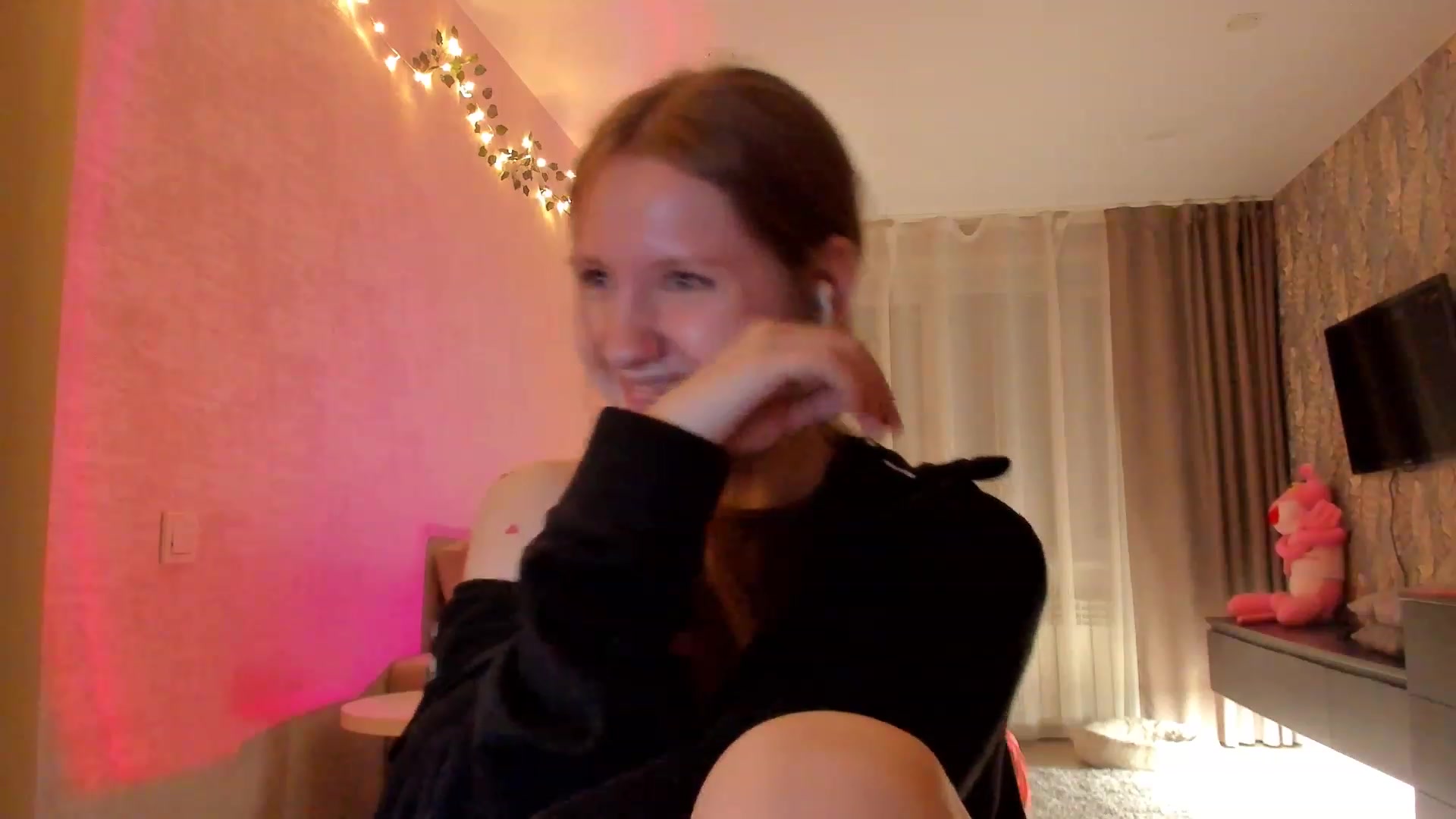 Gallery image thumbnail from cutegirlAlice's myfreecams stream on, 02/06/2023, 17:53 image 12 of 20