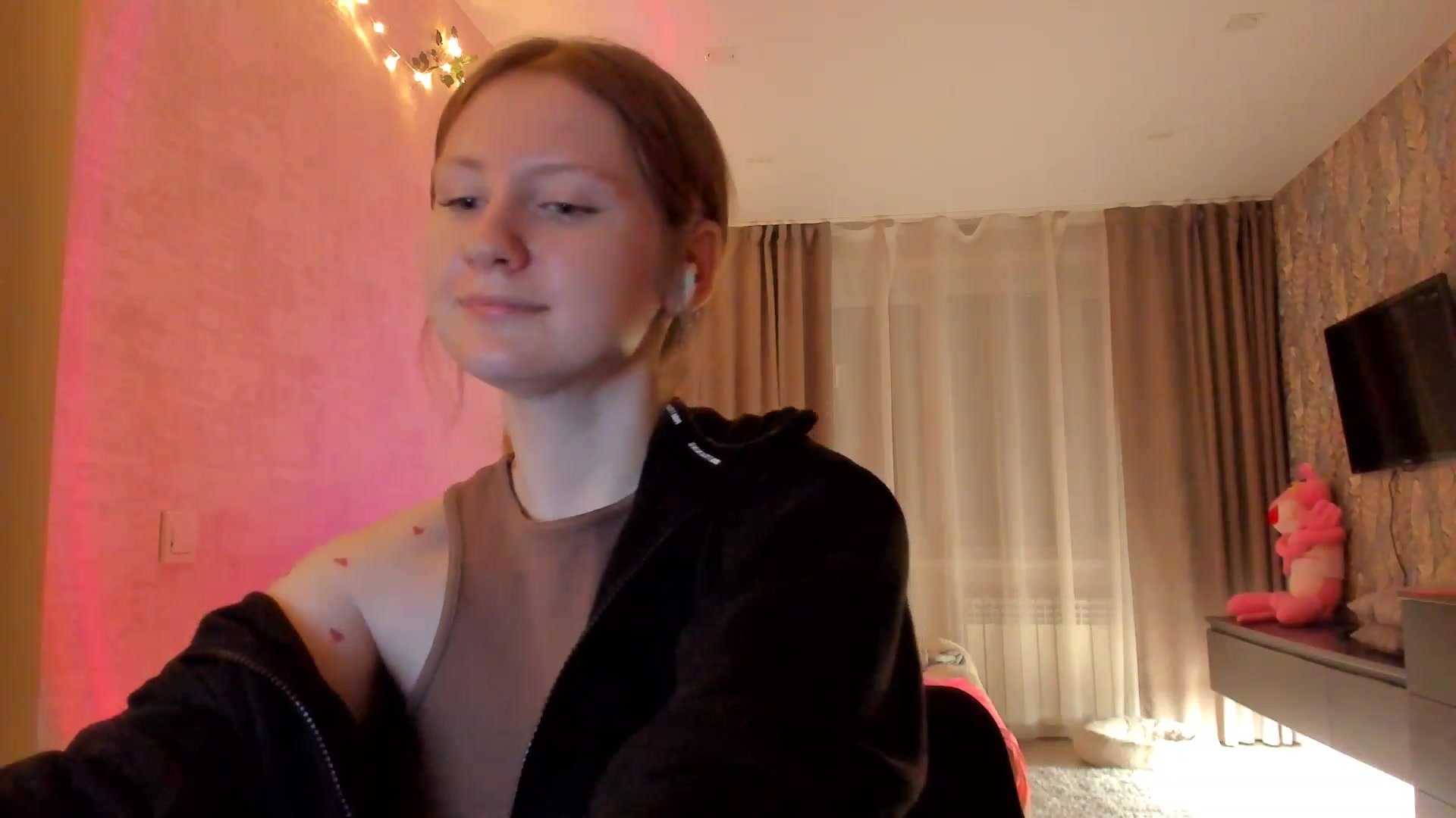 Gallery image thumbnail from cutegirlAlice's myfreecams stream on, 02/06/2023, 17:53 image 20 of 20