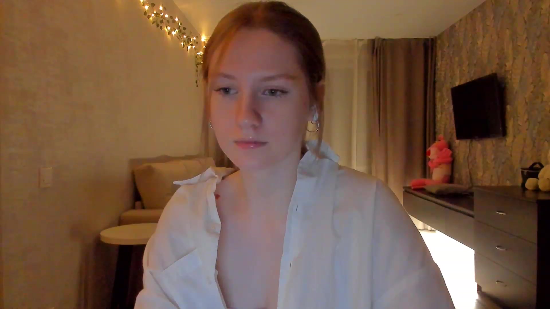 Gallery image thumbnail from cutegirlAlice's myfreecams stream on, 02/11/2023, 17:27 image 7 of 20