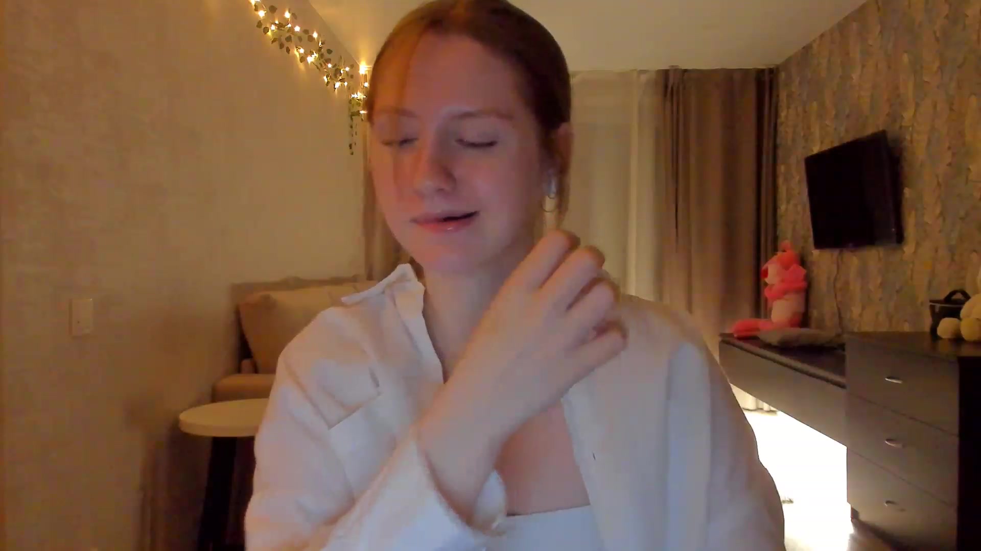 Gallery image thumbnail from cutegirlAlice's myfreecams stream on, 02/11/2023, 17:27 image 12 of 20