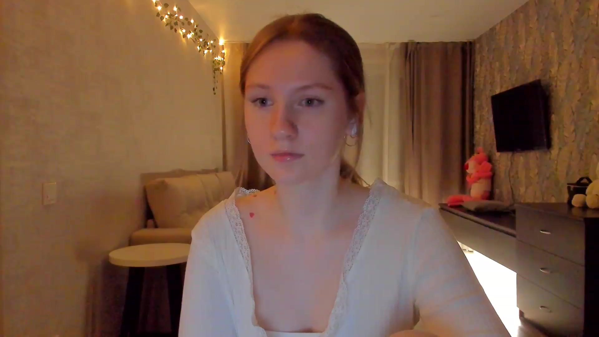 Gallery image thumbnail from cutegirlAlice's myfreecams stream on, 02/11/2023, 17:27 image 2 of 20