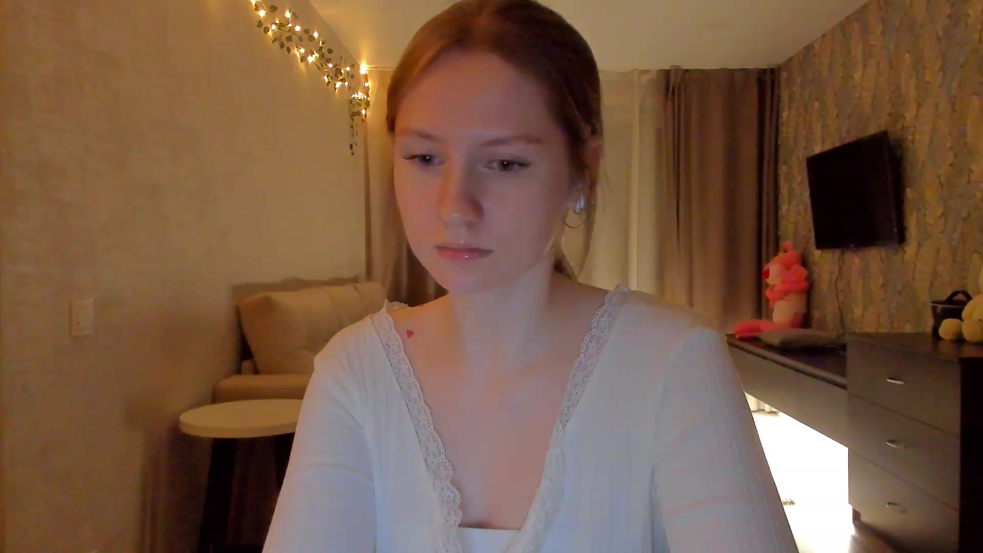 Gallery image thumbnail from cutegirlAlice's myfreecams stream on, 02/11/2023, 17:27 image 5 of 20