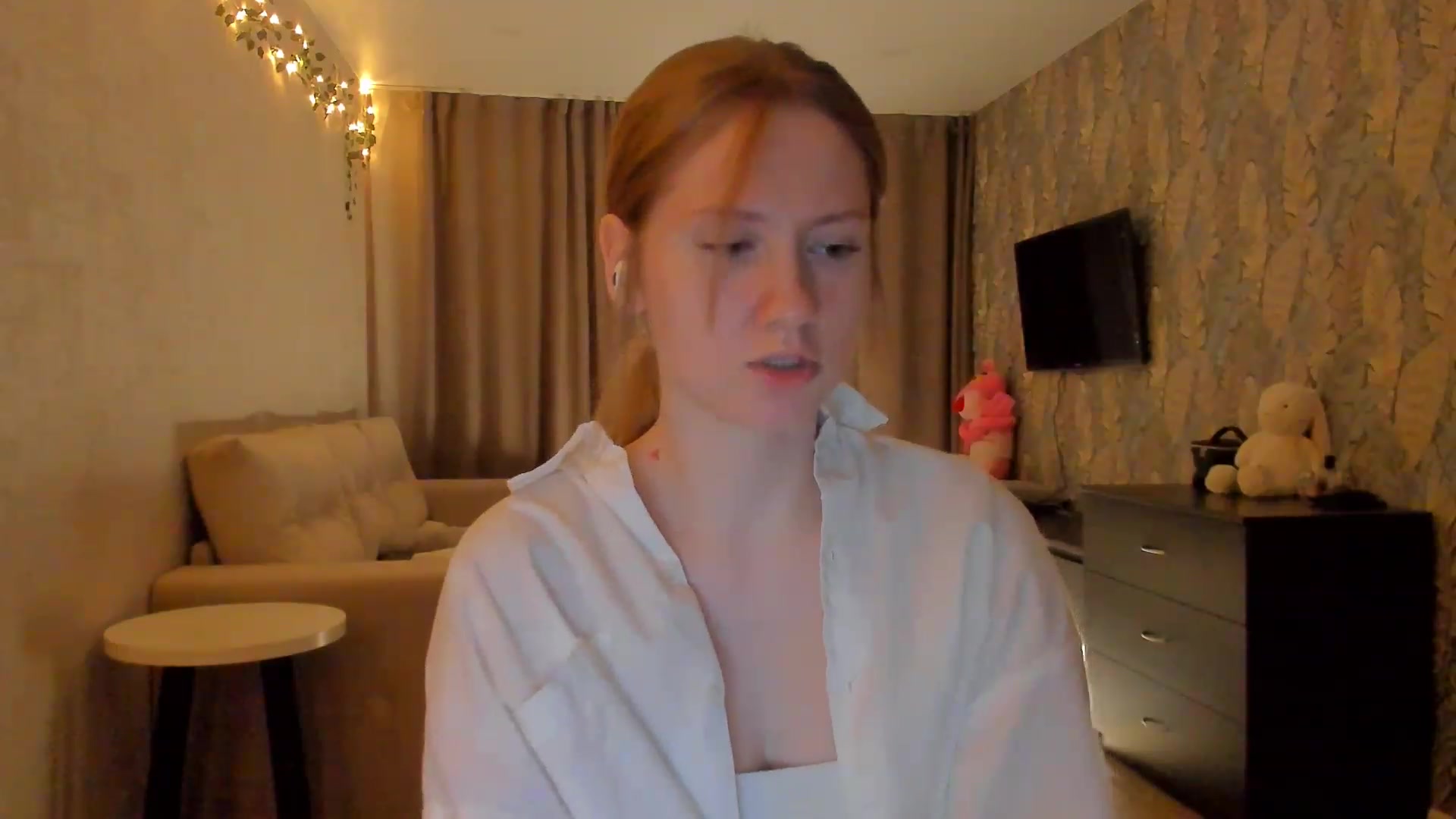 Gallery image thumbnail from cutegirlAlice's myfreecams stream on, 02/11/2023, 17:27 image 14 of 20