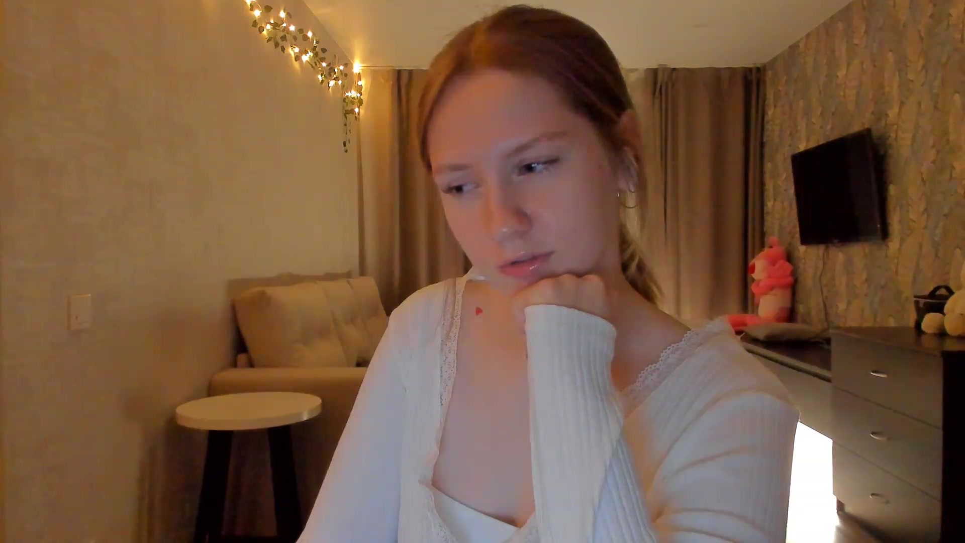 Gallery image thumbnail from cutegirlAlice's myfreecams stream on, 02/11/2023, 17:27 image 4 of 20