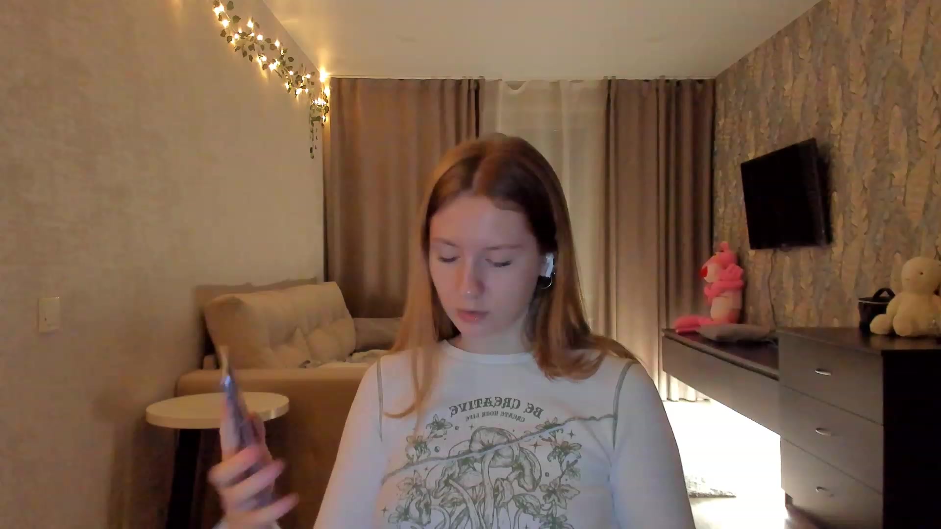 Gallery image thumbnail from cutegirlAlice's myfreecams stream on, 02/15/2023, 14:28 image 10 of 20