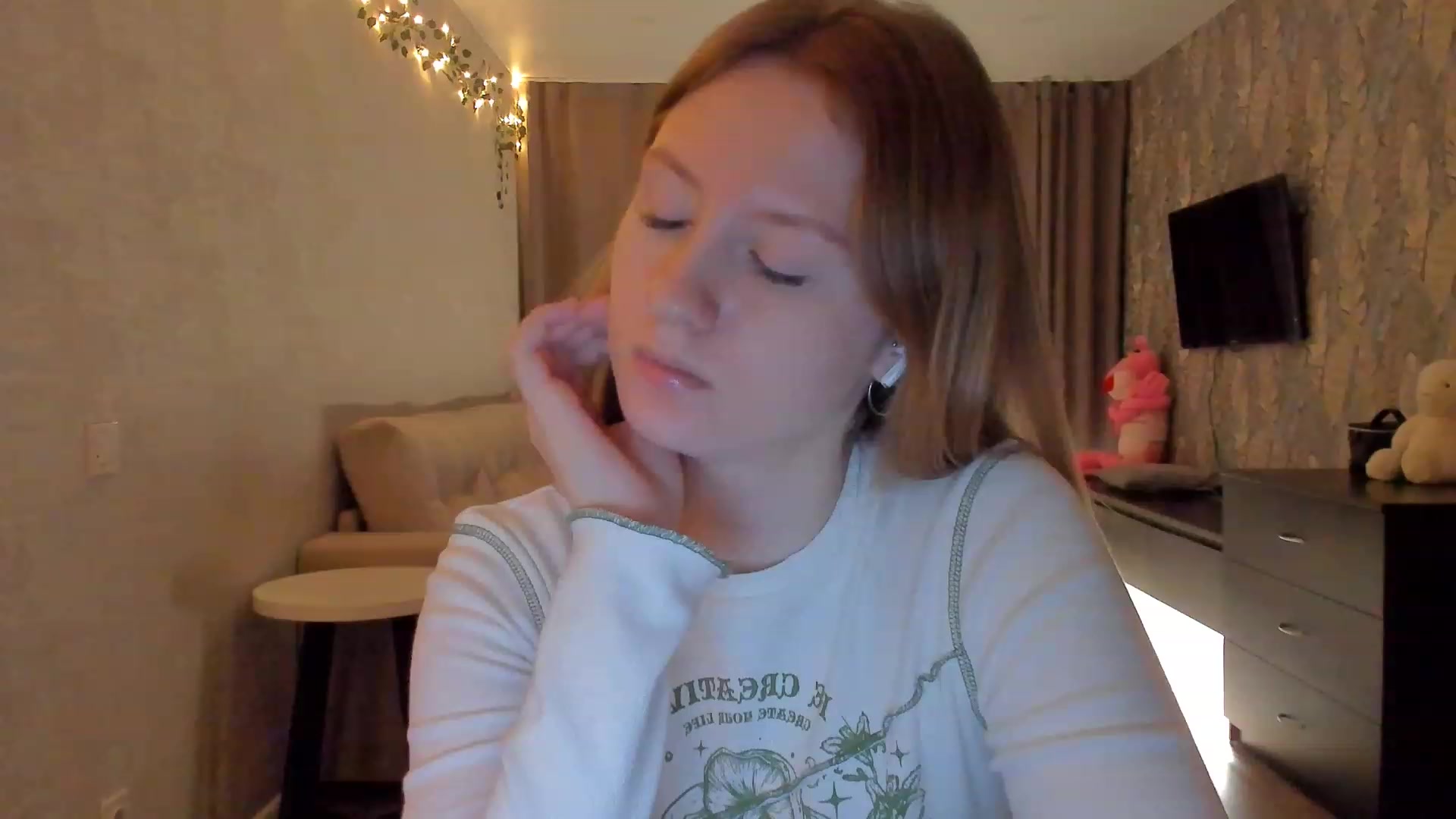 Gallery image thumbnail from cutegirlAlice's myfreecams stream on, 02/15/2023, 14:28 image 20 of 20