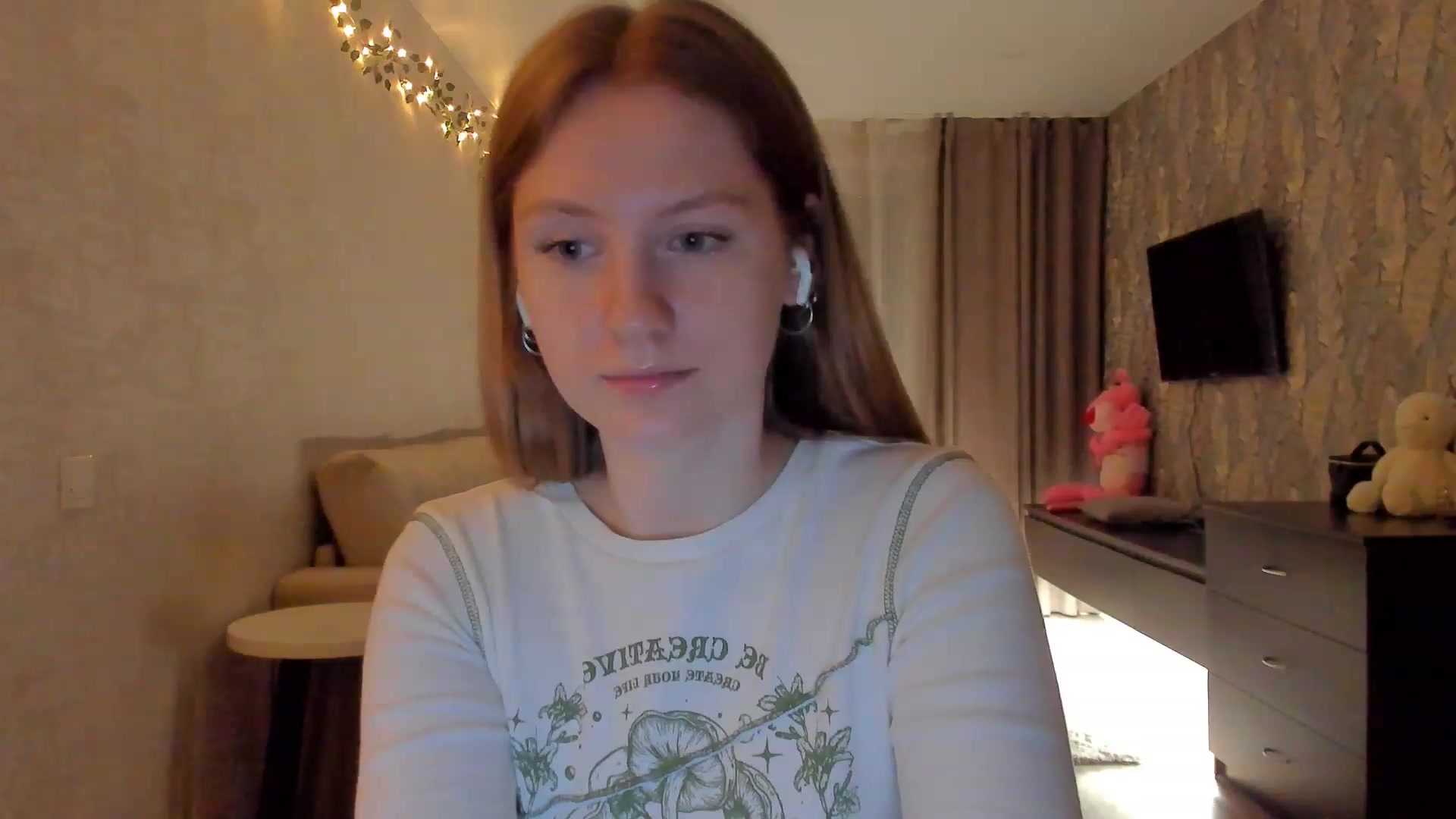 Gallery image thumbnail from cutegirlAlice's myfreecams stream on, 02/15/2023, 14:28 image 5 of 20