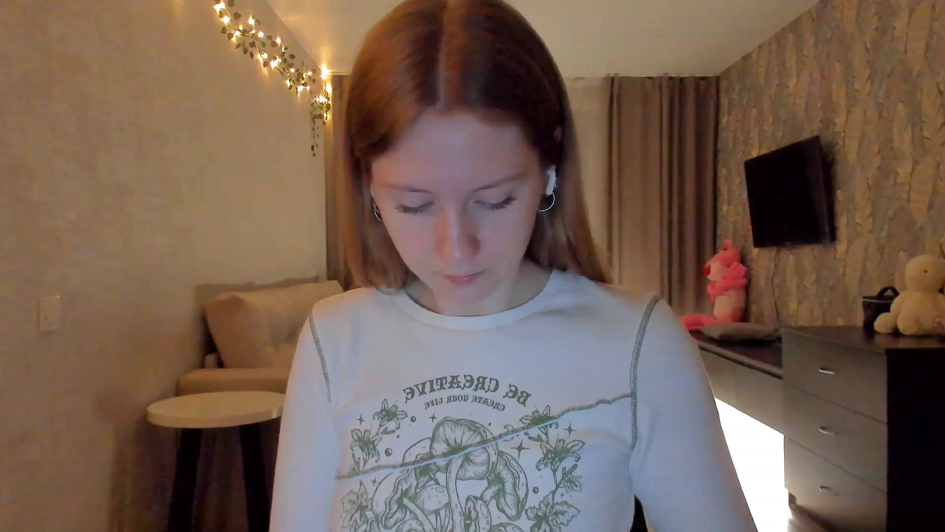 Gallery image thumbnail from cutegirlAlice's myfreecams stream on, 02/15/2023, 14:28 image 4 of 20