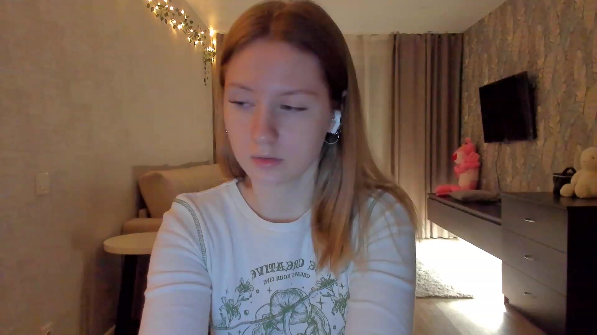 Gallery image thumbnail from cutegirlAlice's myfreecams stream on, 02/15/2023, 14:28 image 15 of 20