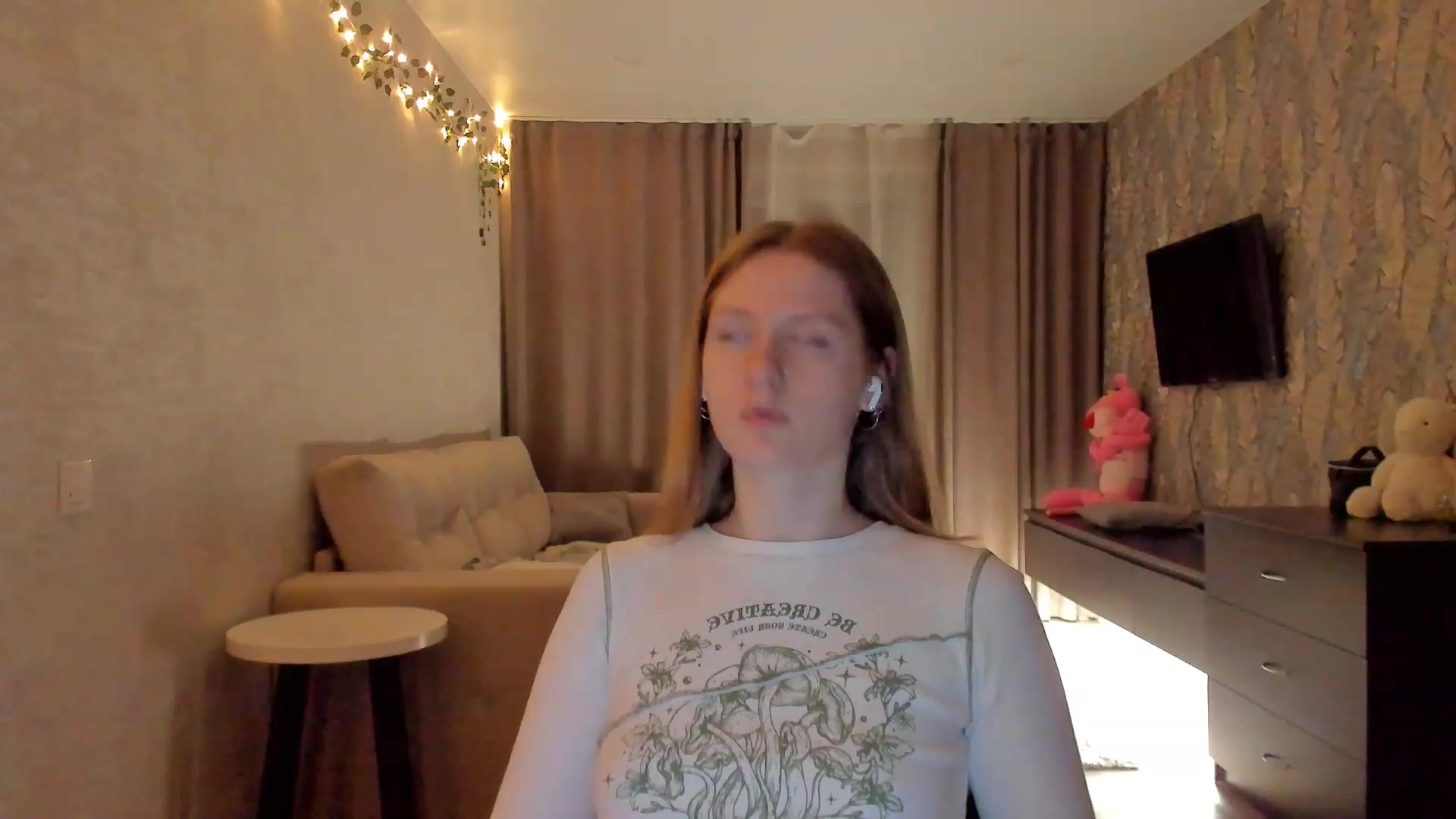 Gallery image thumbnail from cutegirlAlice's myfreecams stream on, 02/15/2023, 14:28 image 9 of 20