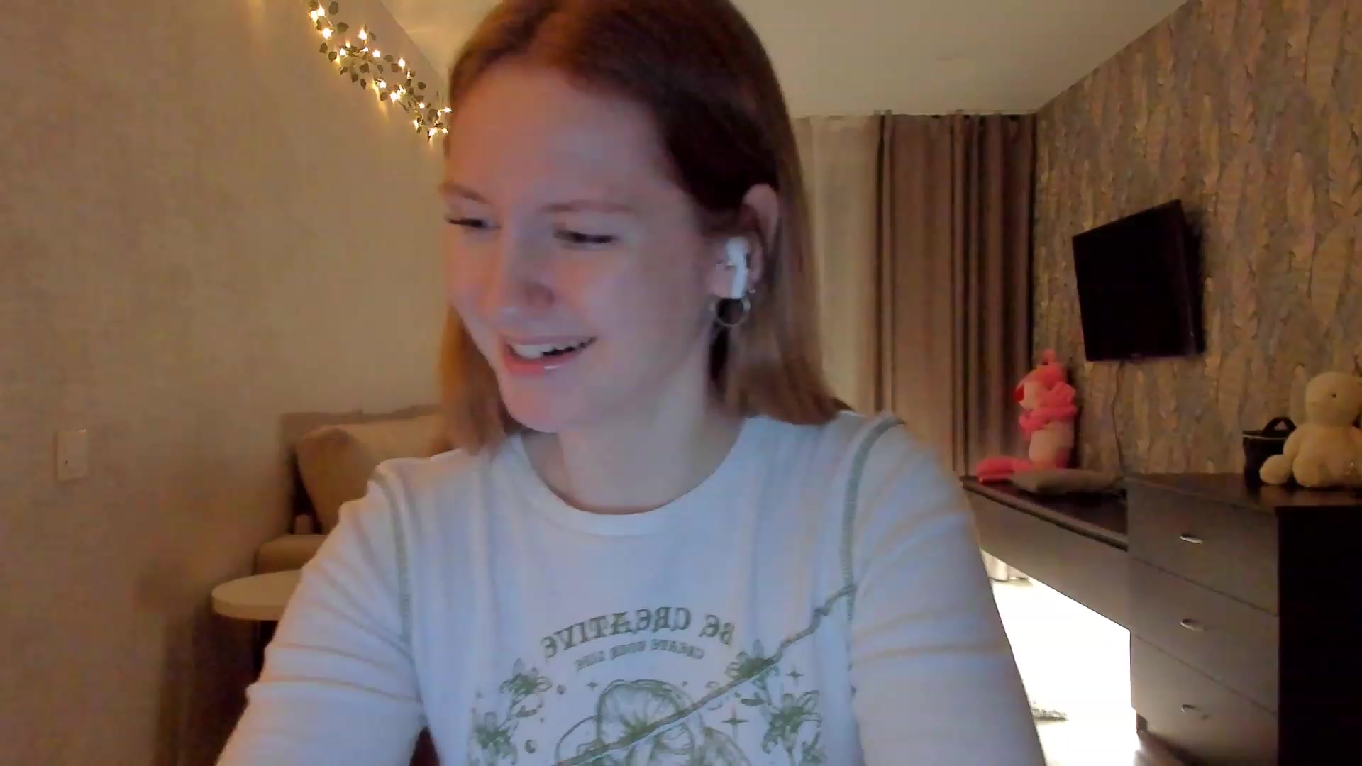 Gallery image thumbnail from cutegirlAlice's myfreecams stream on, 02/15/2023, 14:28 image 7 of 20