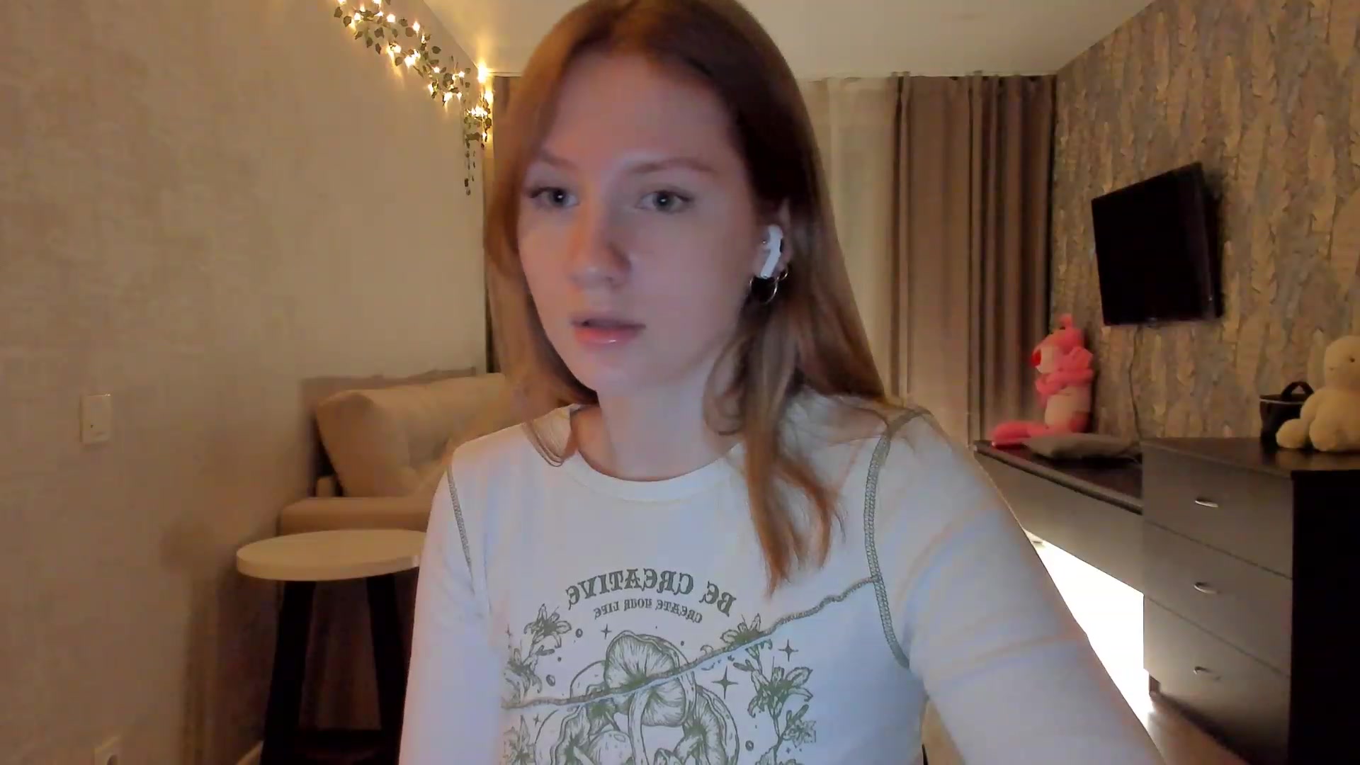 Gallery image thumbnail from cutegirlAlice's myfreecams stream on, 02/15/2023, 14:28 image 17 of 20