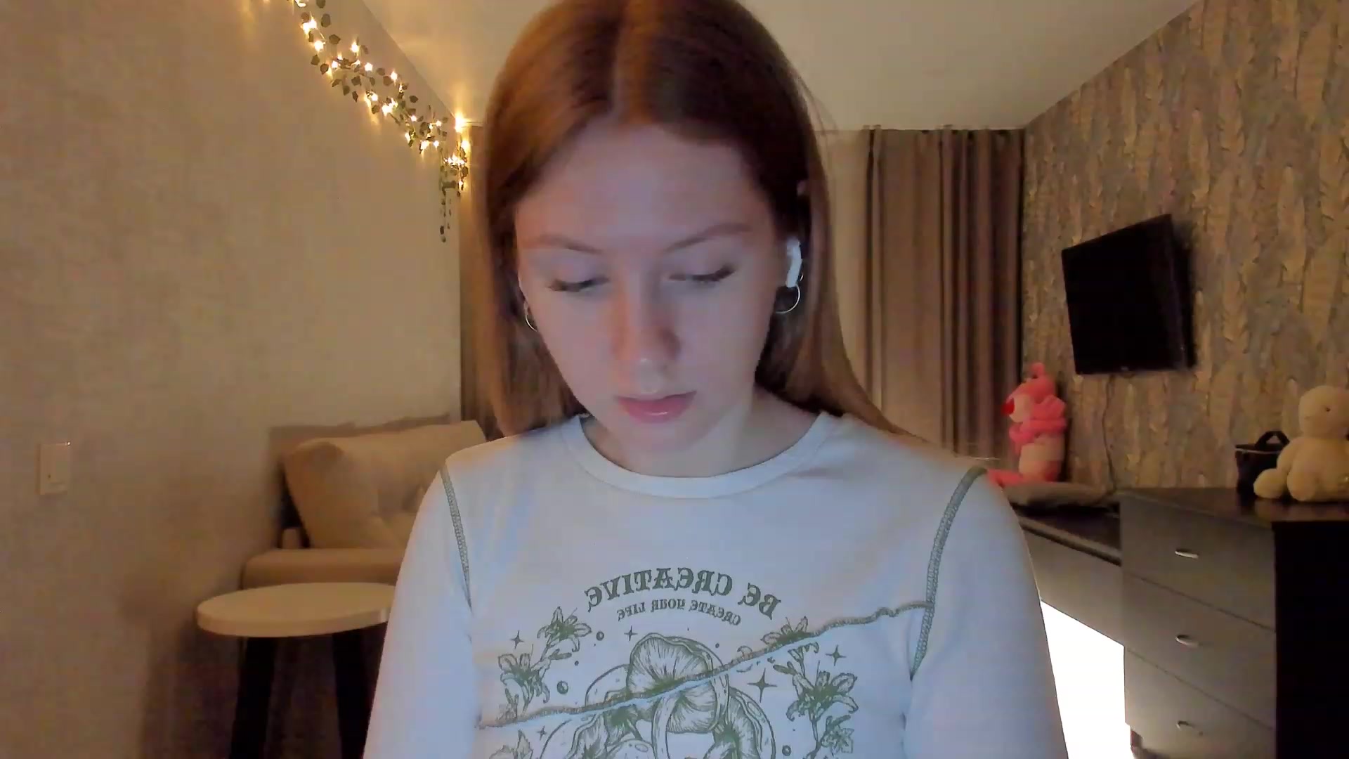 Gallery image thumbnail from cutegirlAlice's myfreecams stream on, 02/15/2023, 14:28 image 1 of 20