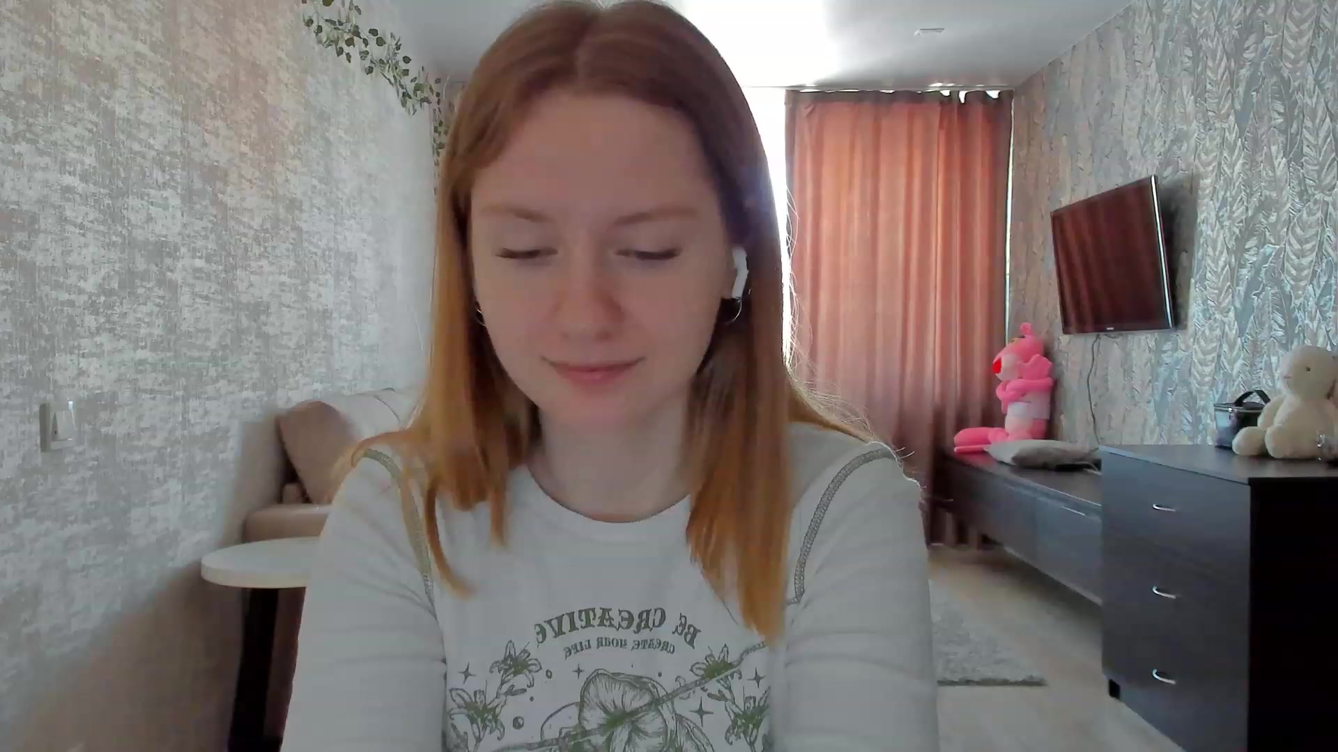 Gallery image thumbnail from cutegirlAlice's myfreecams stream on, 02/16/2023, 06:21 image 11 of 20