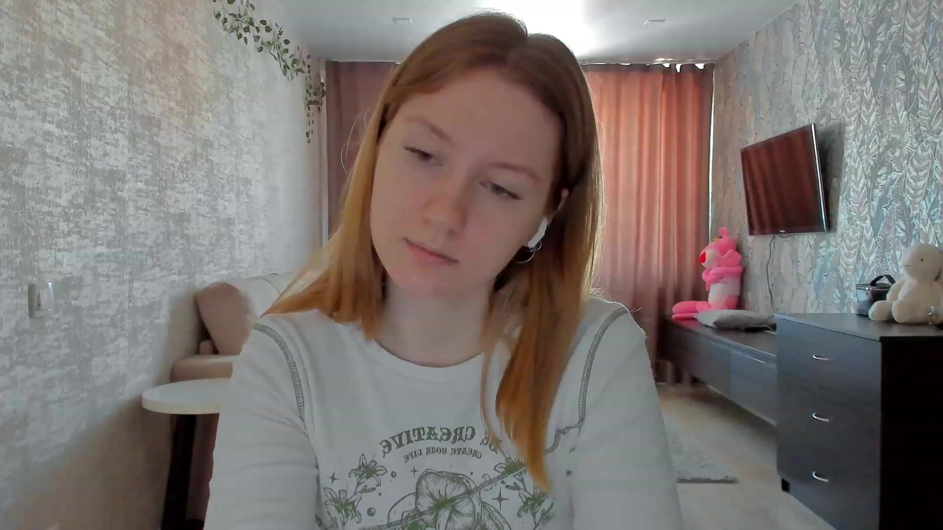 Gallery image thumbnail from cutegirlAlice's myfreecams stream on, 02/16/2023, 06:21 image 10 of 20