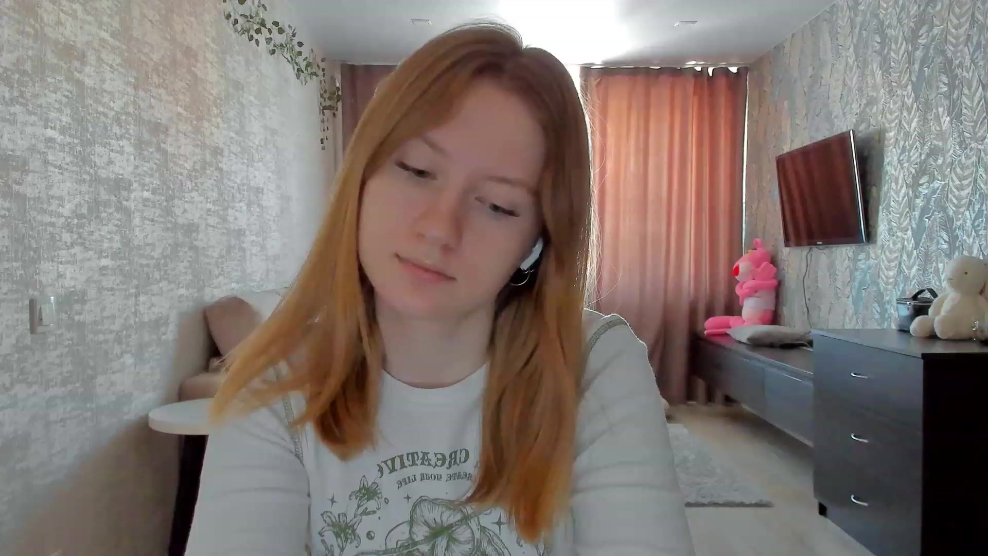 Gallery image thumbnail from cutegirlAlice's myfreecams stream on, 02/16/2023, 06:21 image 17 of 20