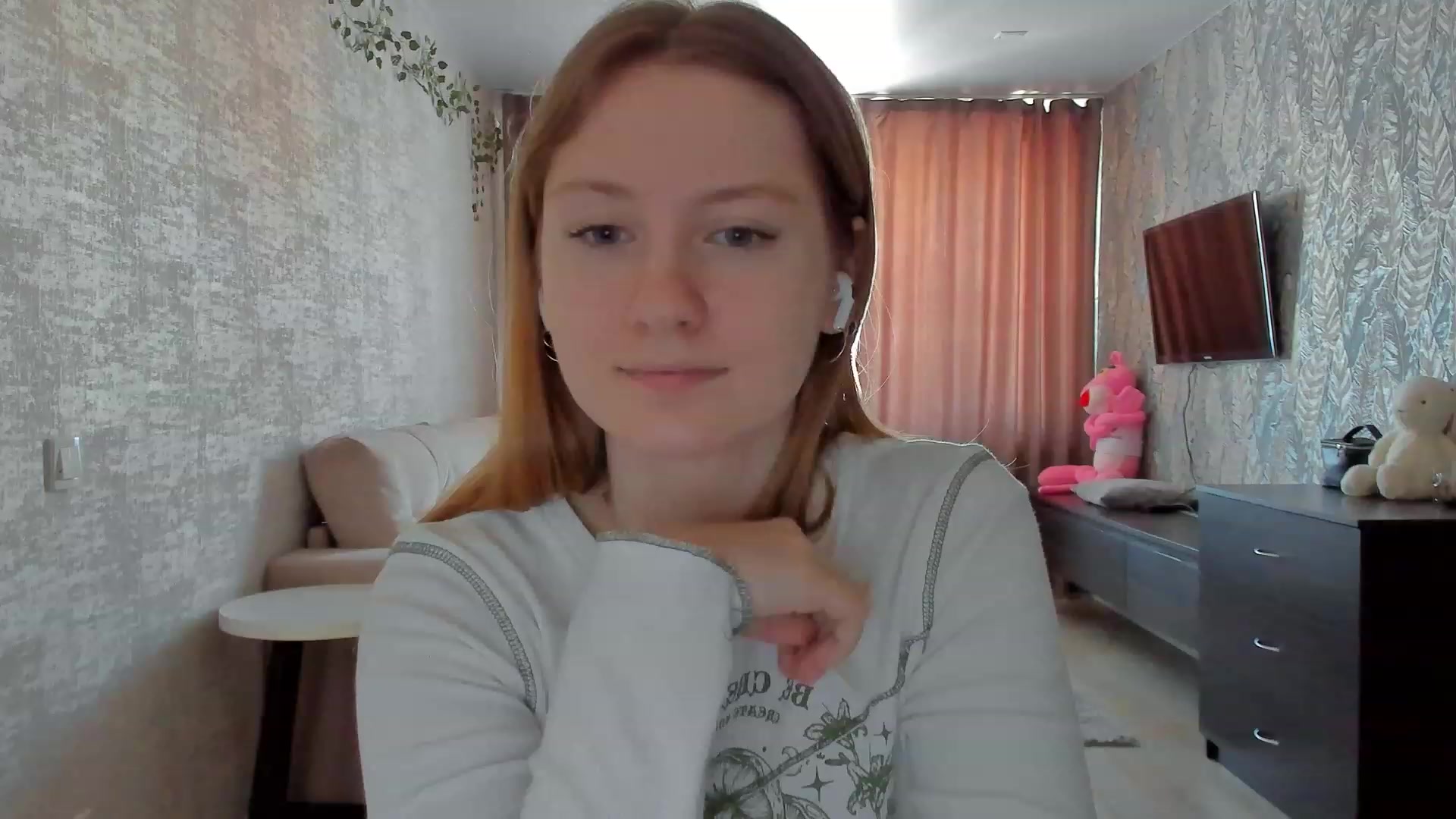 Gallery image thumbnail from cutegirlAlice's myfreecams stream on, 02/16/2023, 06:21 image 7 of 20